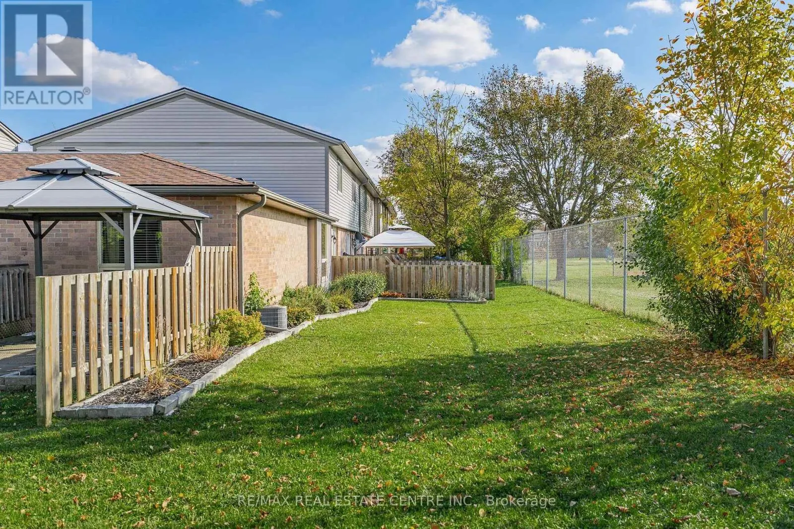 4 - 700 ERINBROOK DRIVE
