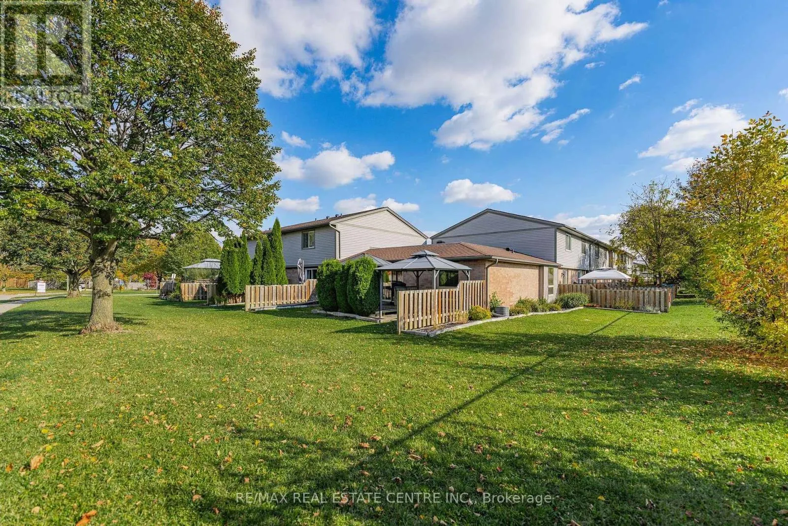 4 - 700 ERINBROOK DRIVE