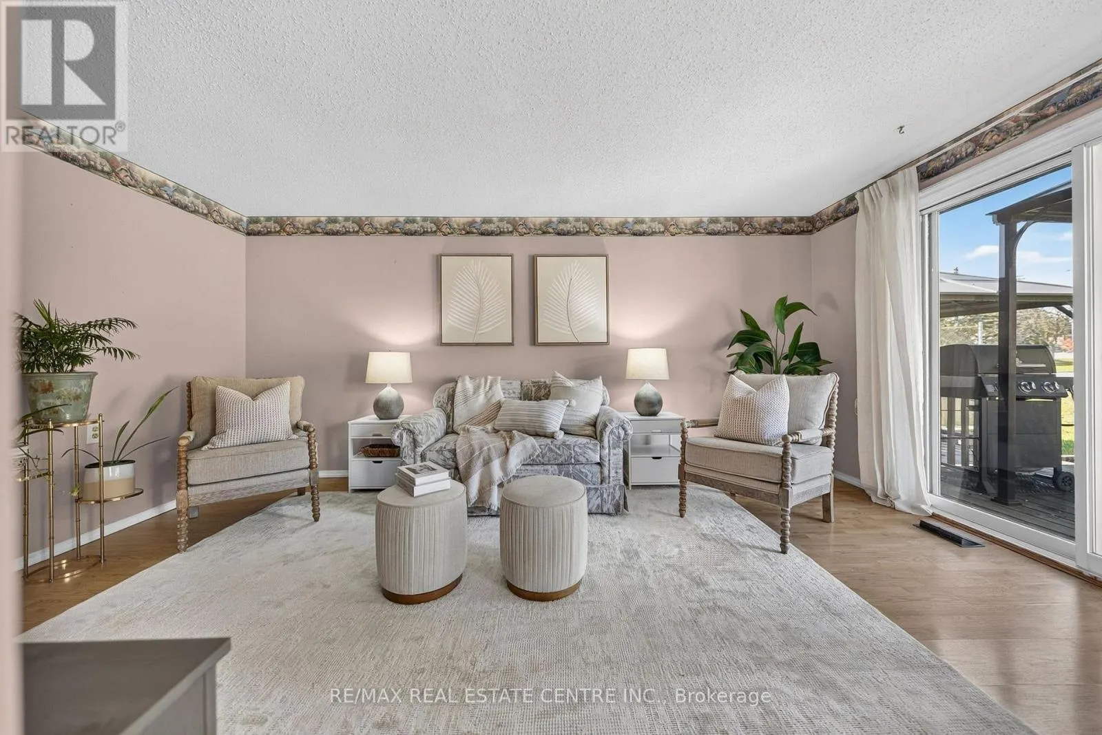 4 - 700 ERINBROOK DRIVE