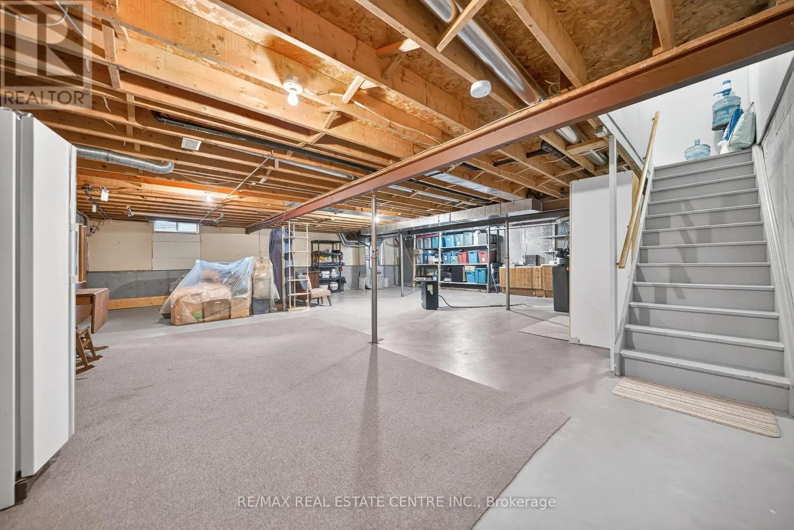 4 - 700 ERINBROOK DRIVE