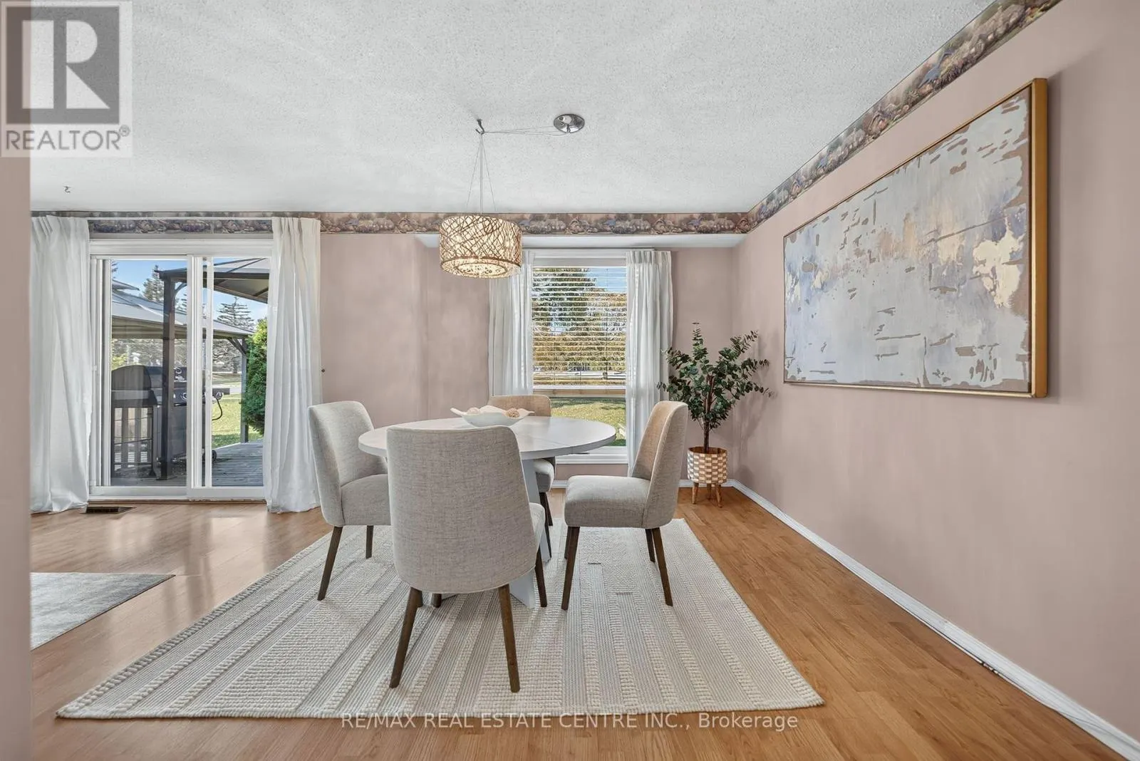 4 - 700 ERINBROOK DRIVE