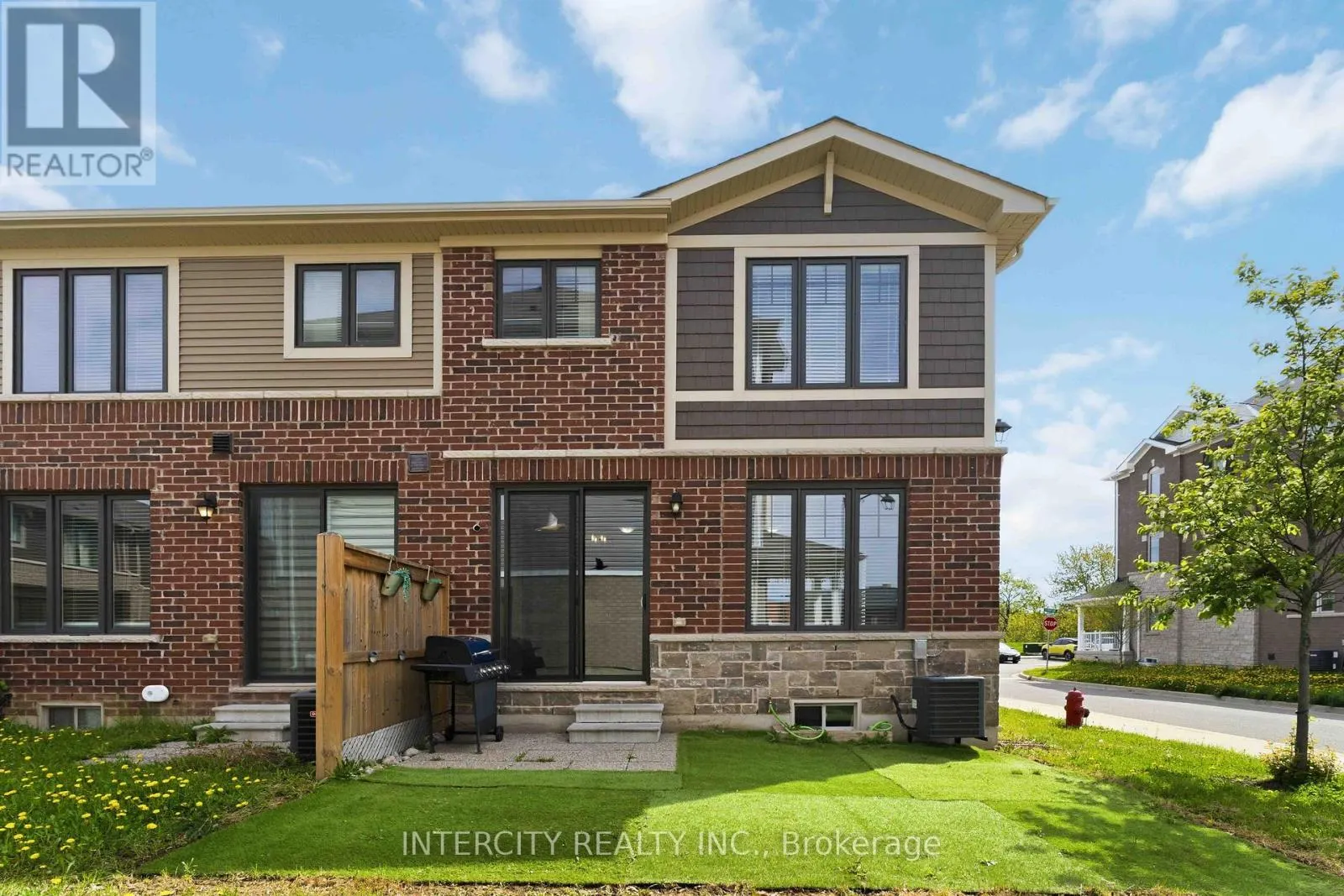 1 PELICAN LANE