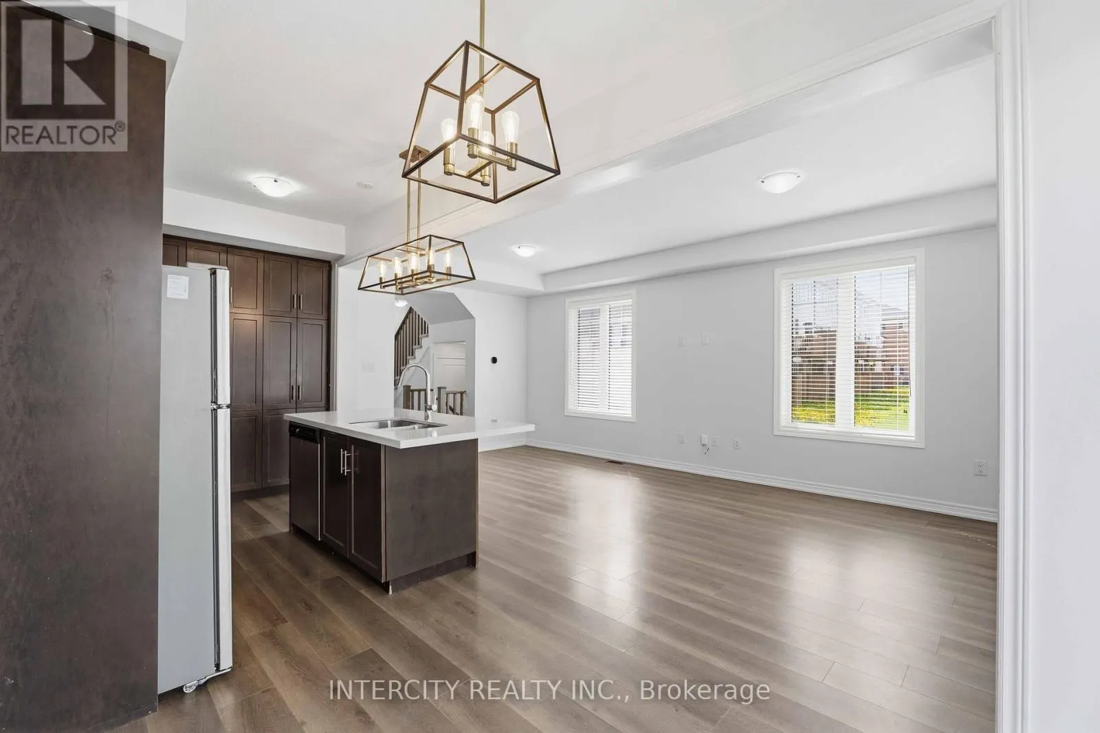 1 PELICAN LANE