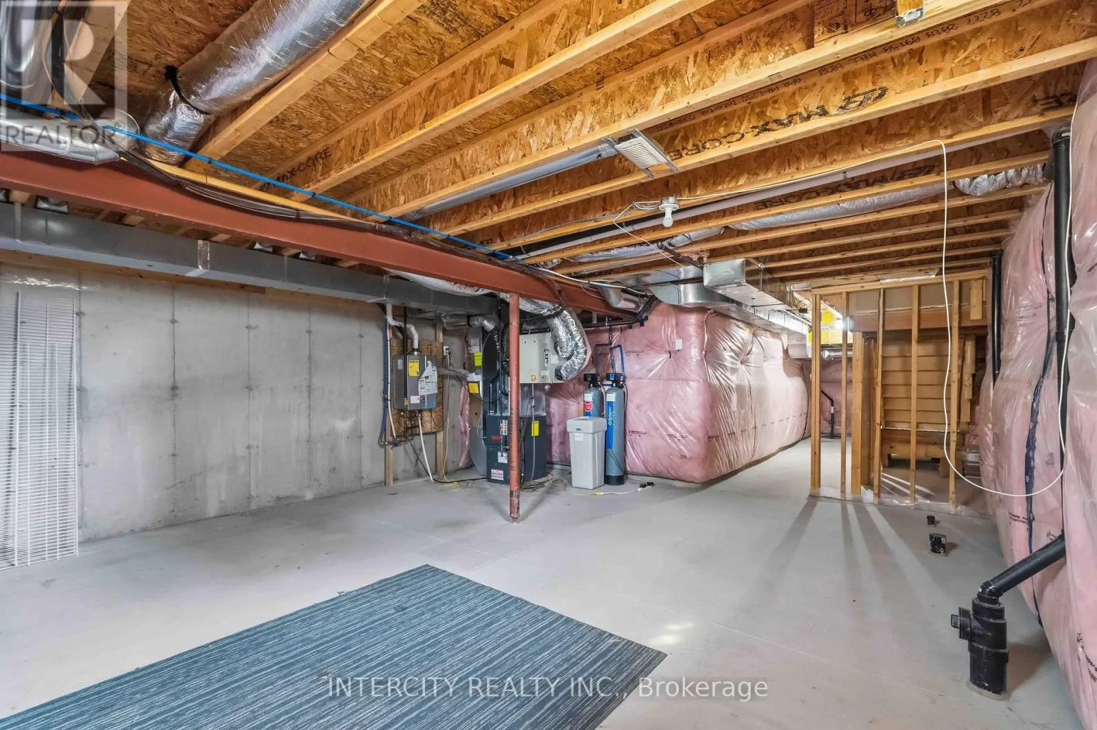 1 PELICAN LANE