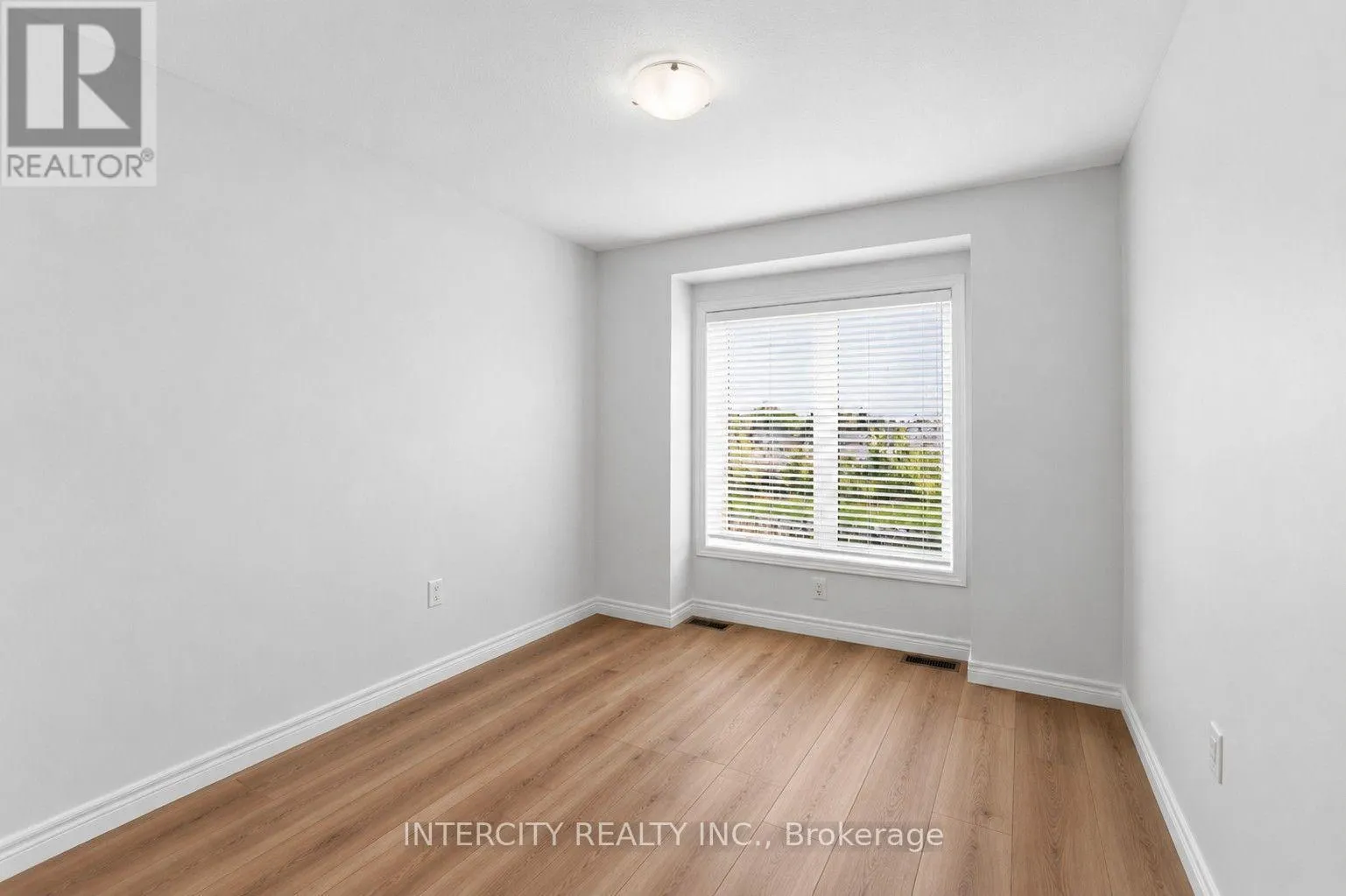 1 PELICAN LANE