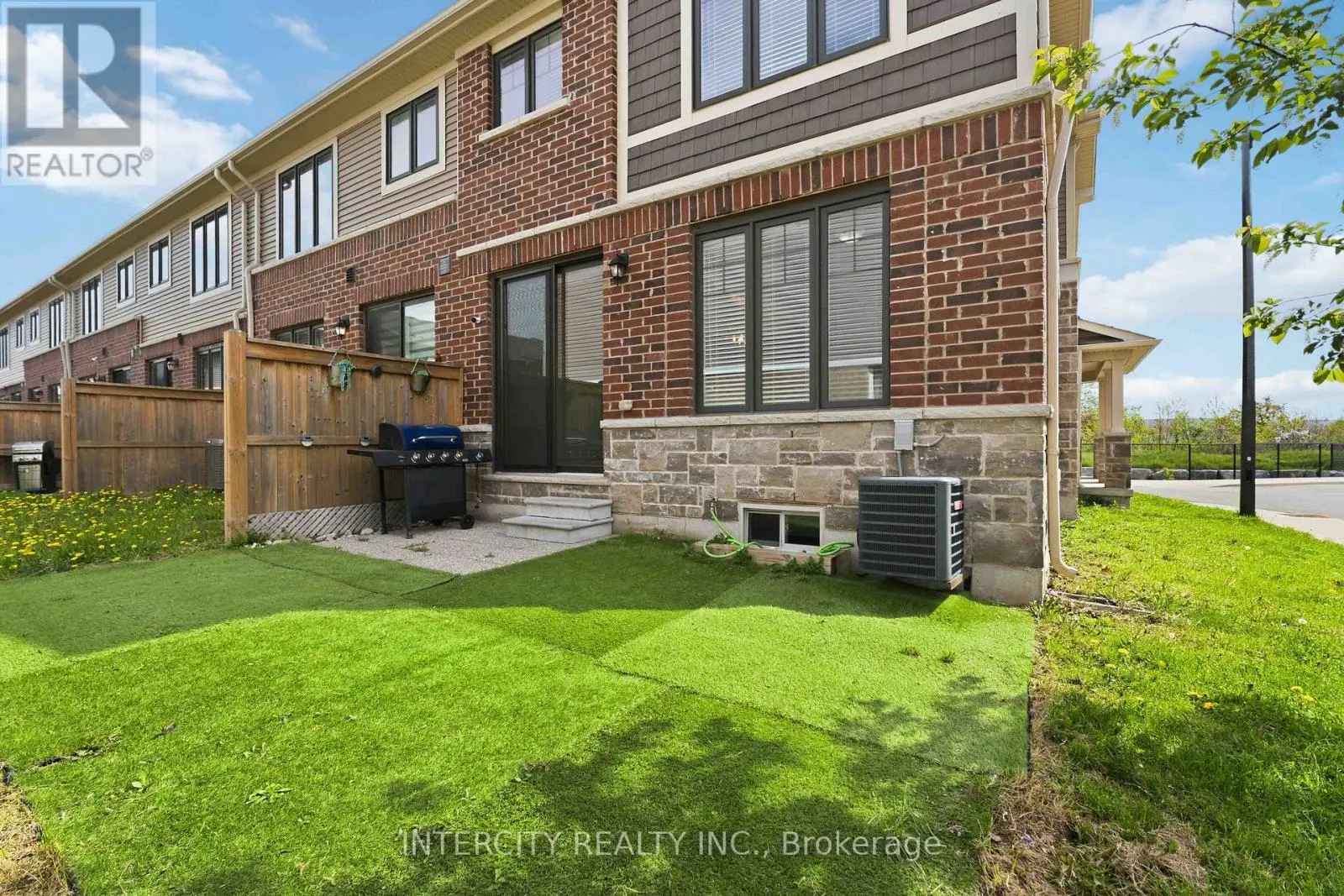 1 PELICAN LANE