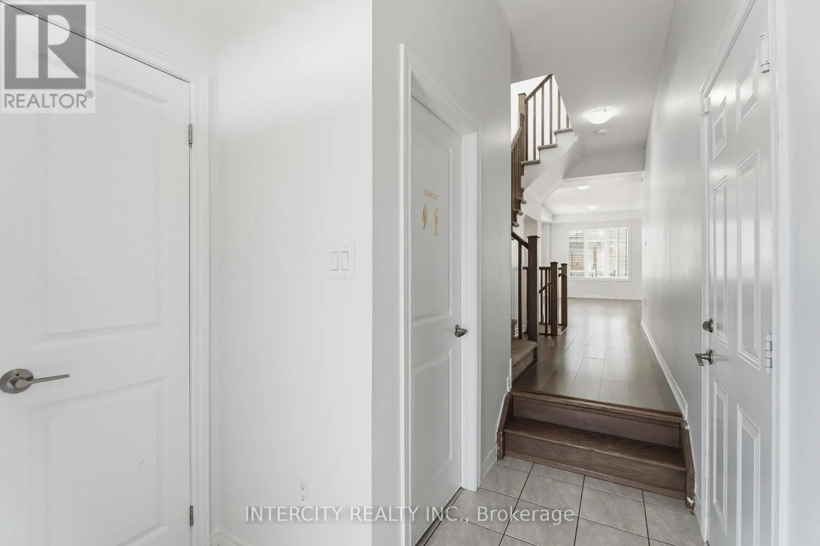1 PELICAN LANE