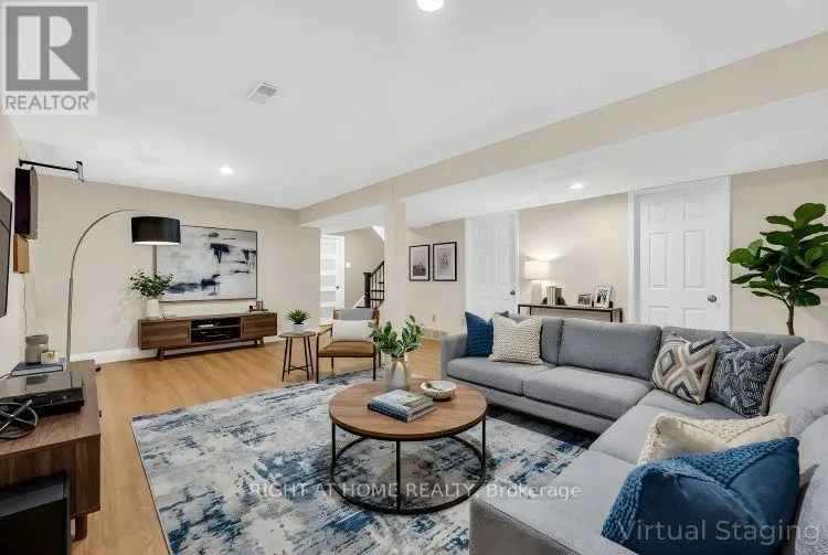 3 - 104 WOODLAWN ROAD E