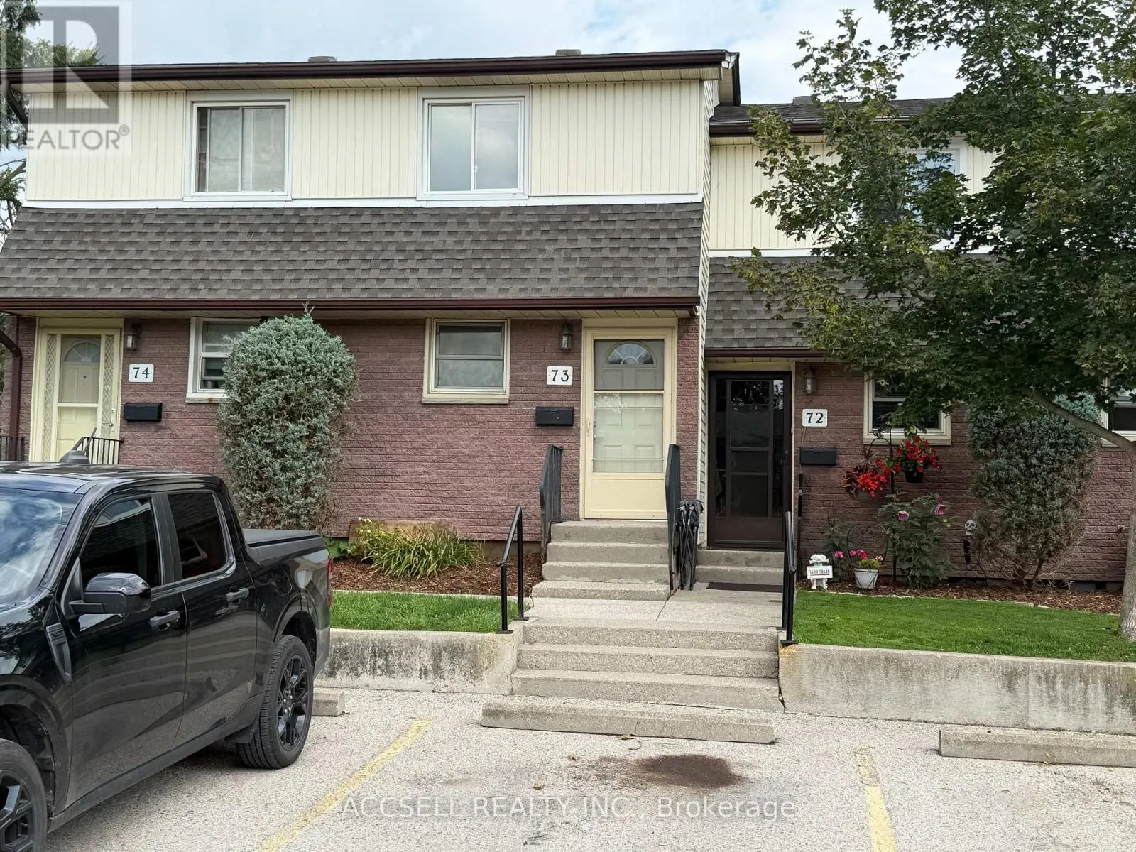 73 - 1919 TRAFALGAR STREET