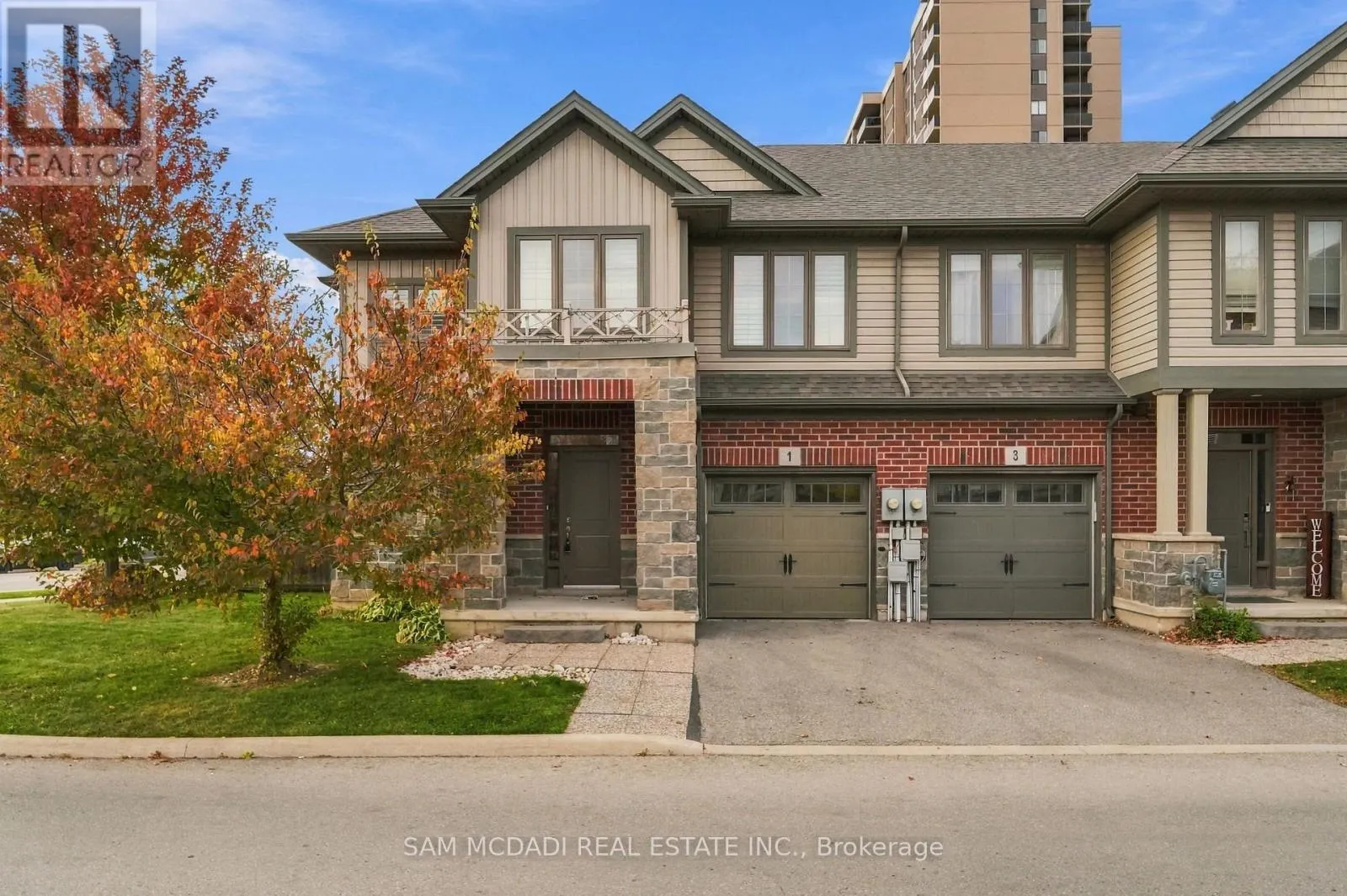 1 SOUTHSHORE CRESCENT