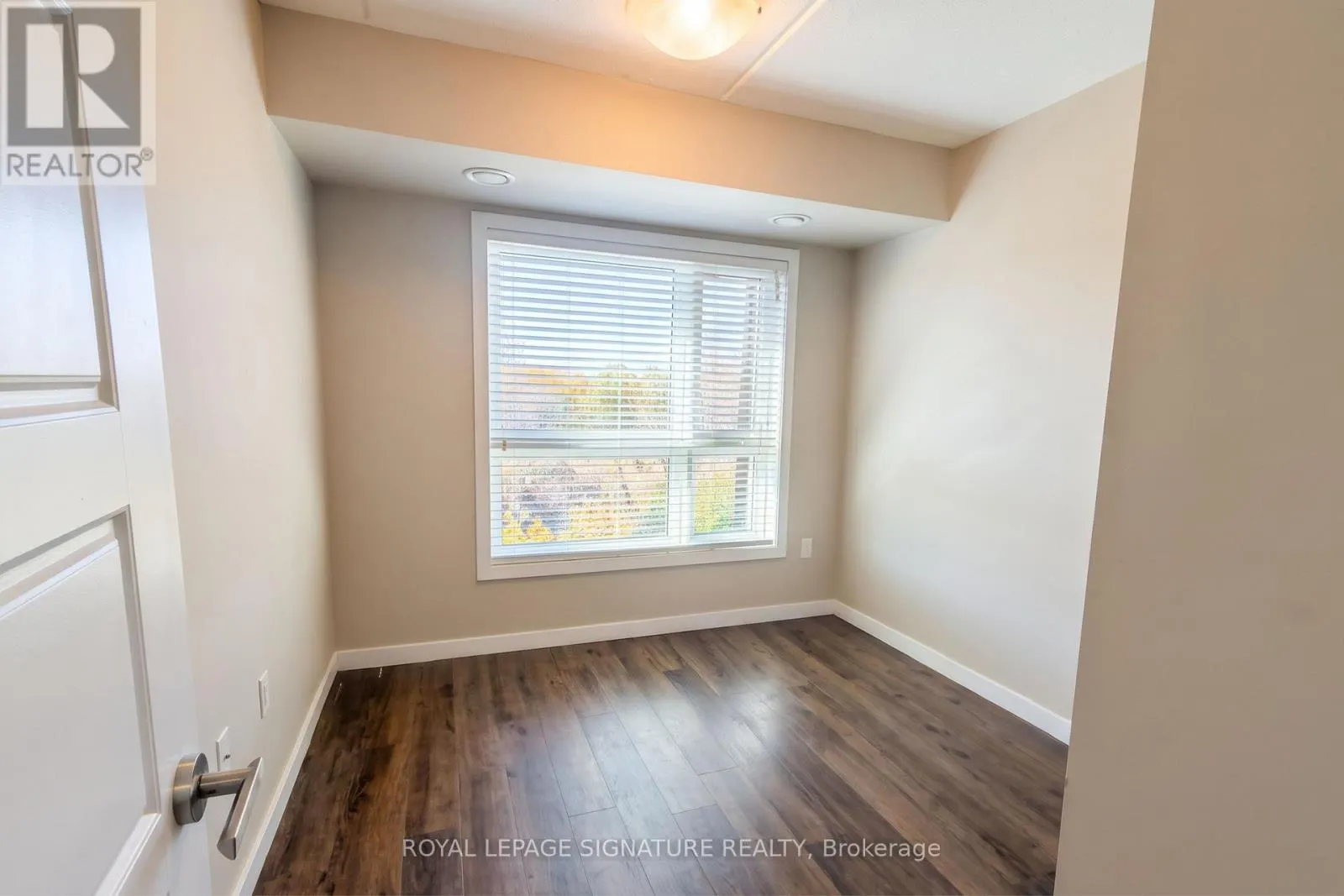 304 - 25 KAY CRESCENT