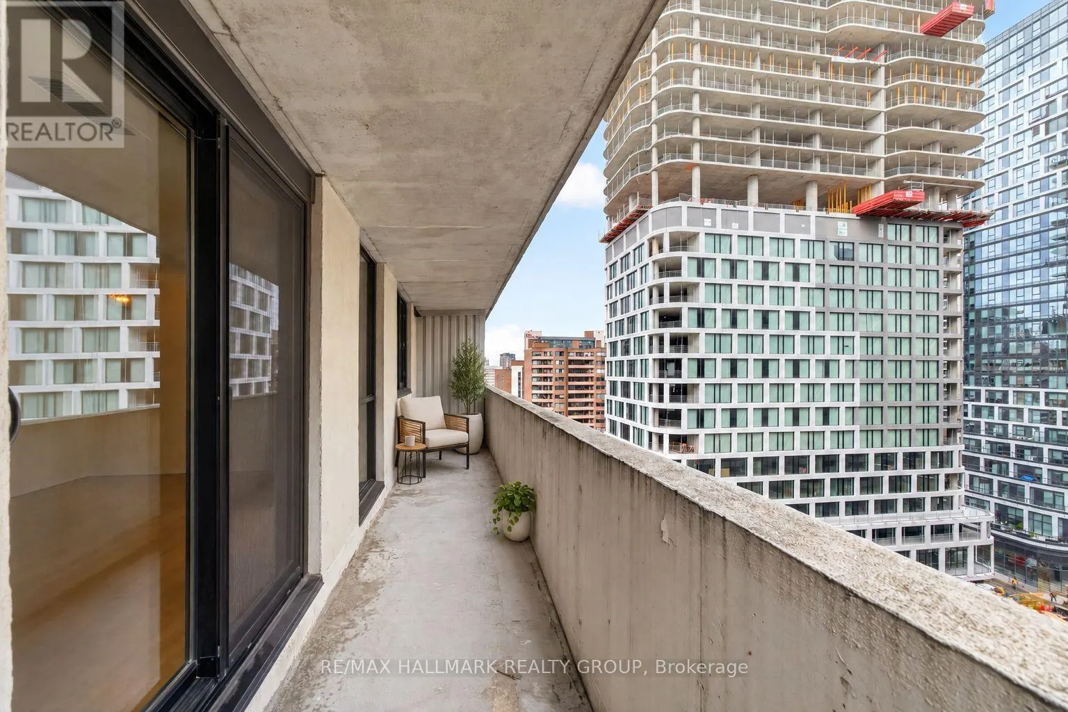 1203 - 200 BAY STREET