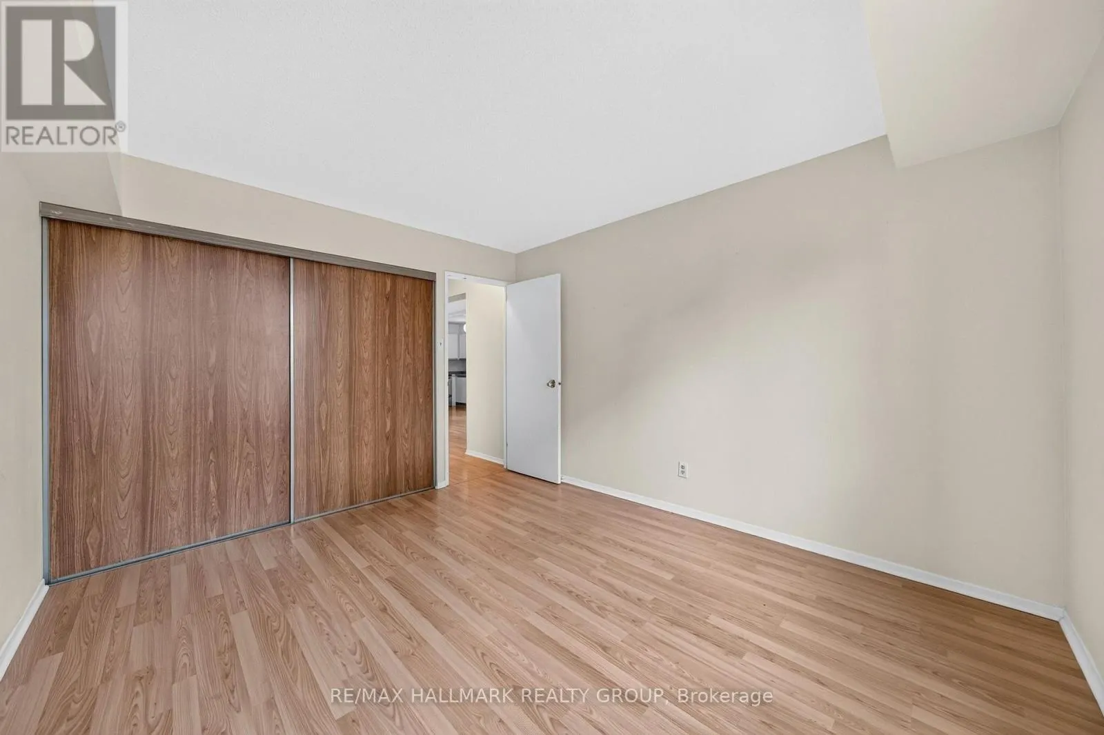 1203 - 200 BAY STREET