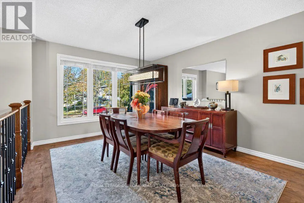4 VANCE CRESCENT