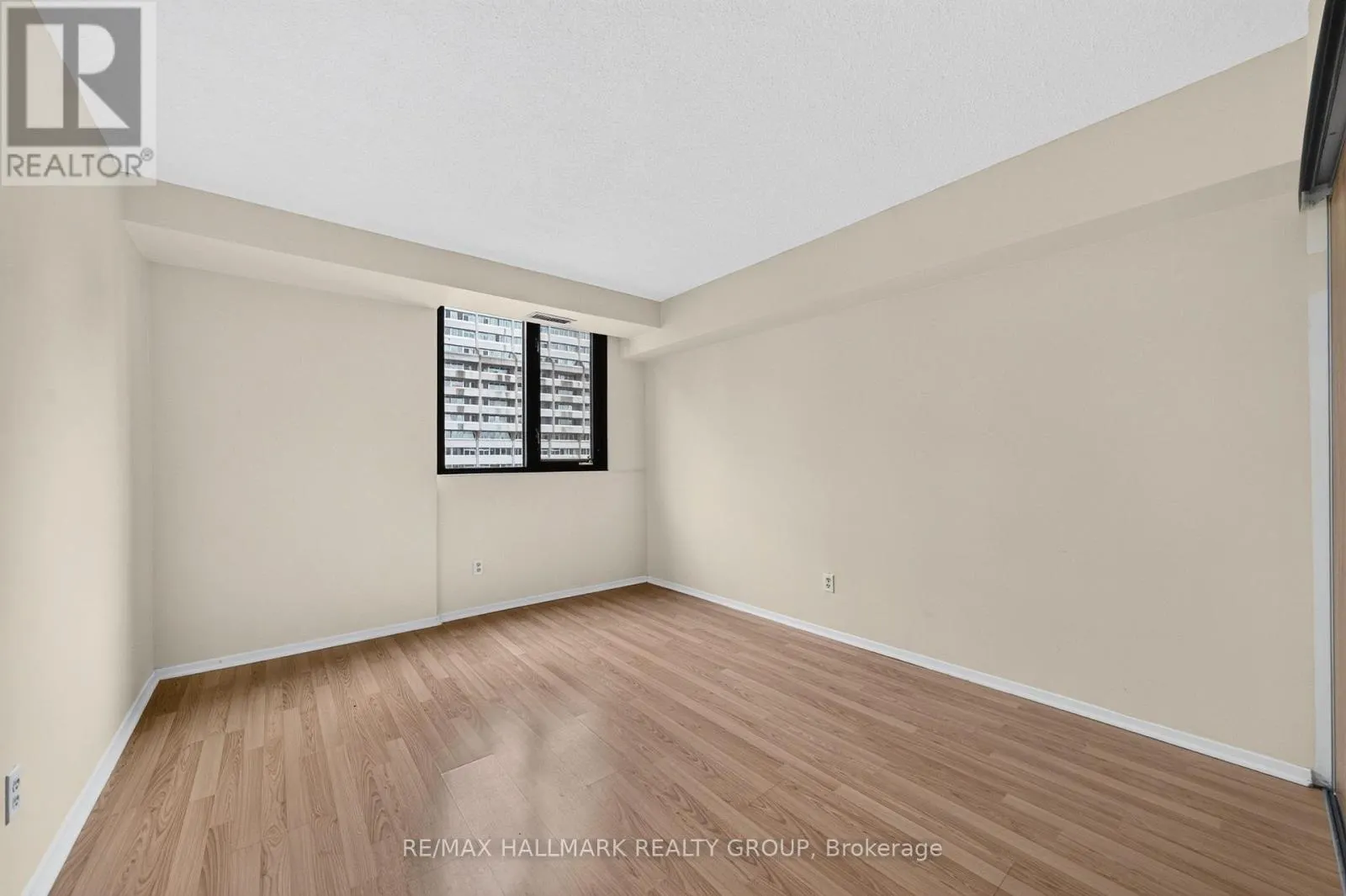 1203 - 200 BAY STREET
