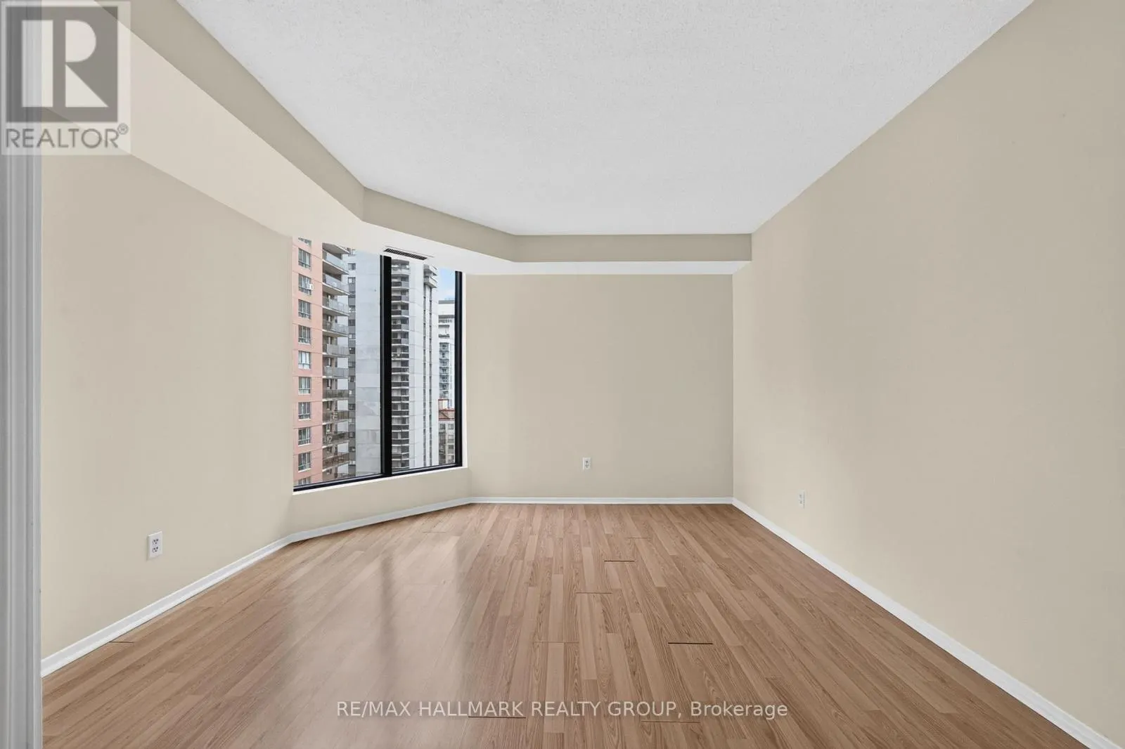 1203 - 200 BAY STREET
