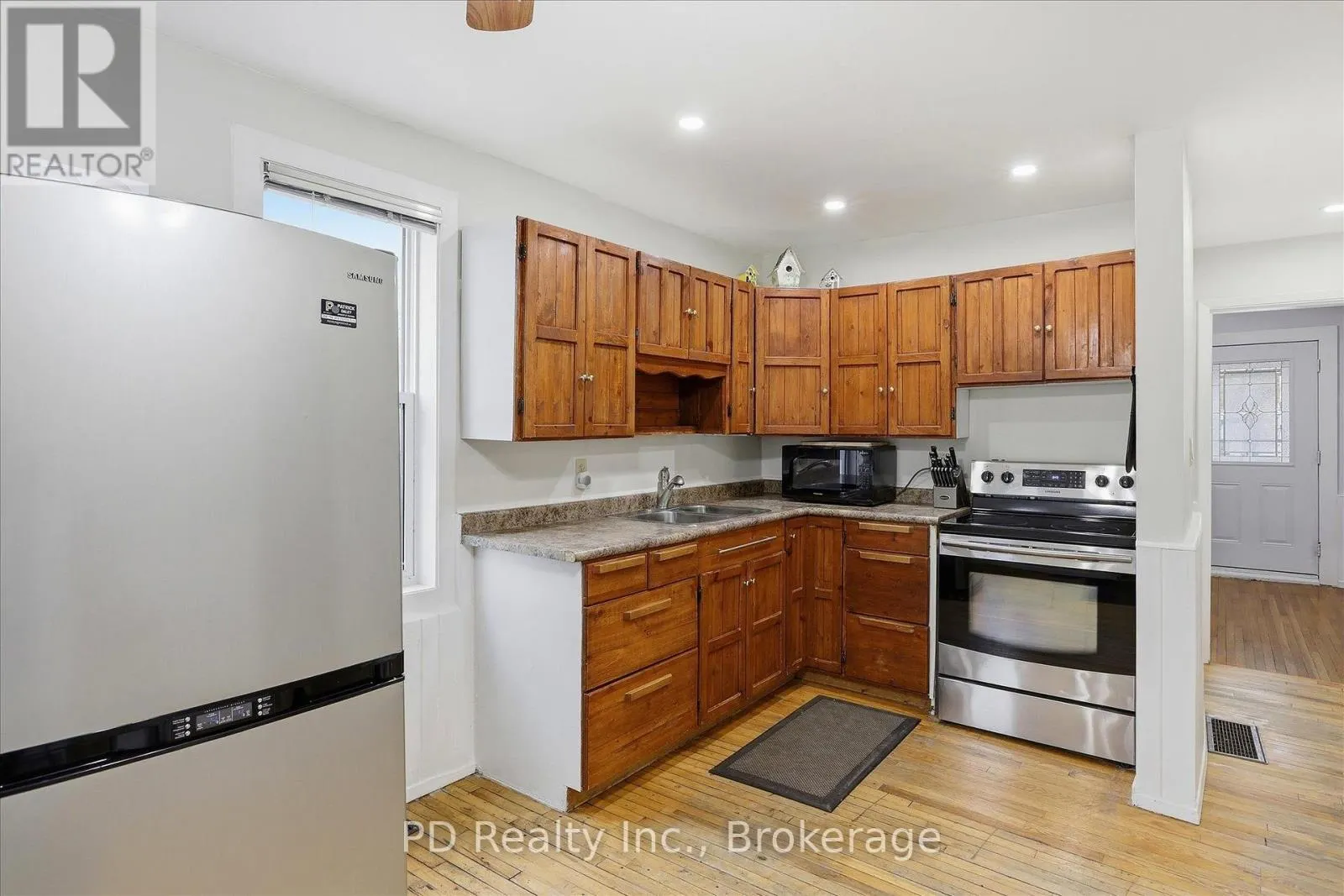 59 KING ST STREET W