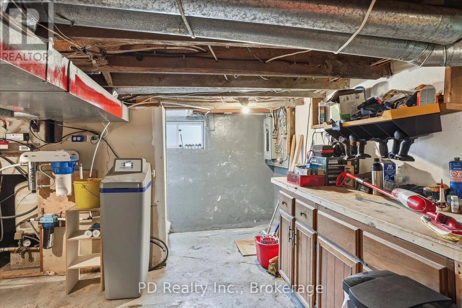 59 KING ST STREET W