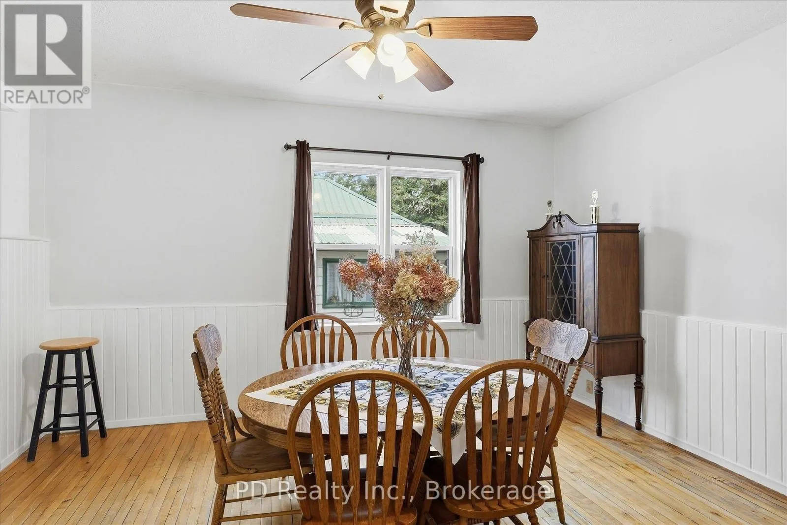 59 KING ST STREET W