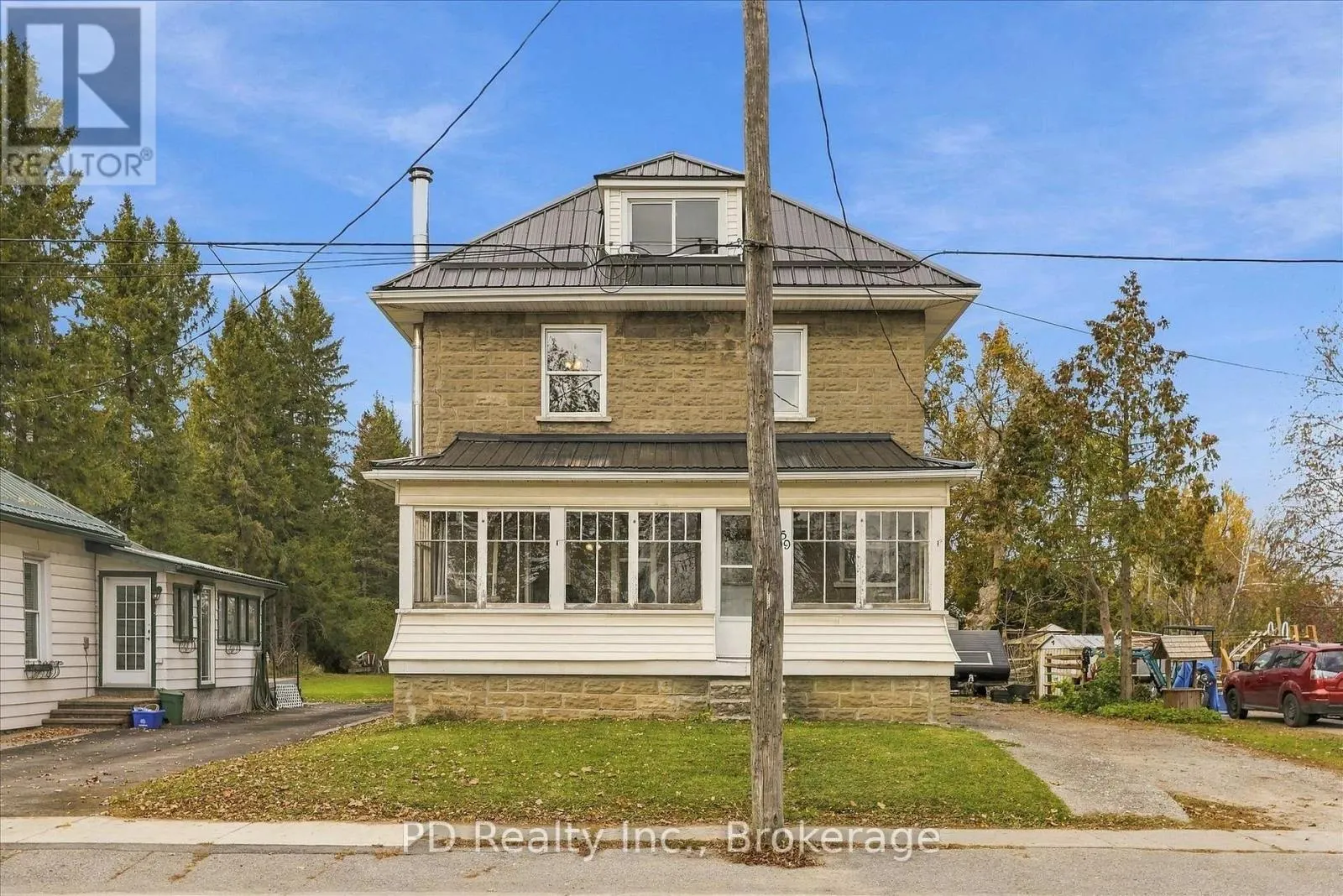 59 KING ST STREET W