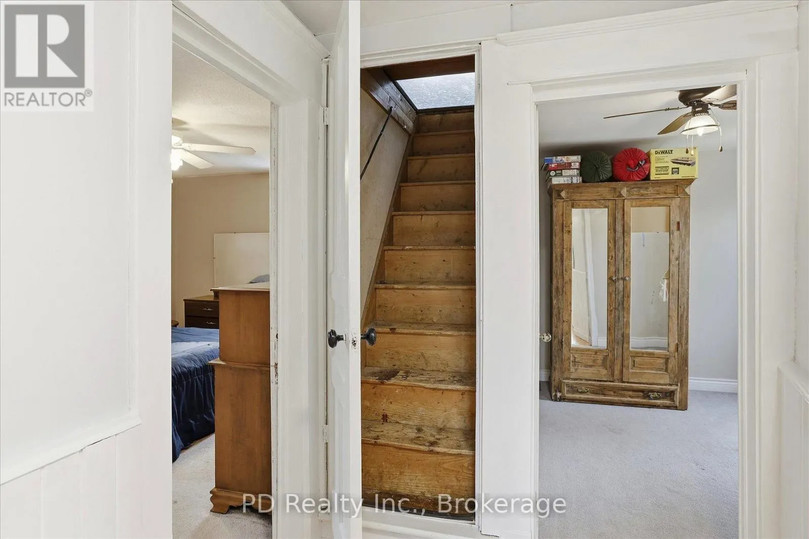 59 KING ST STREET W