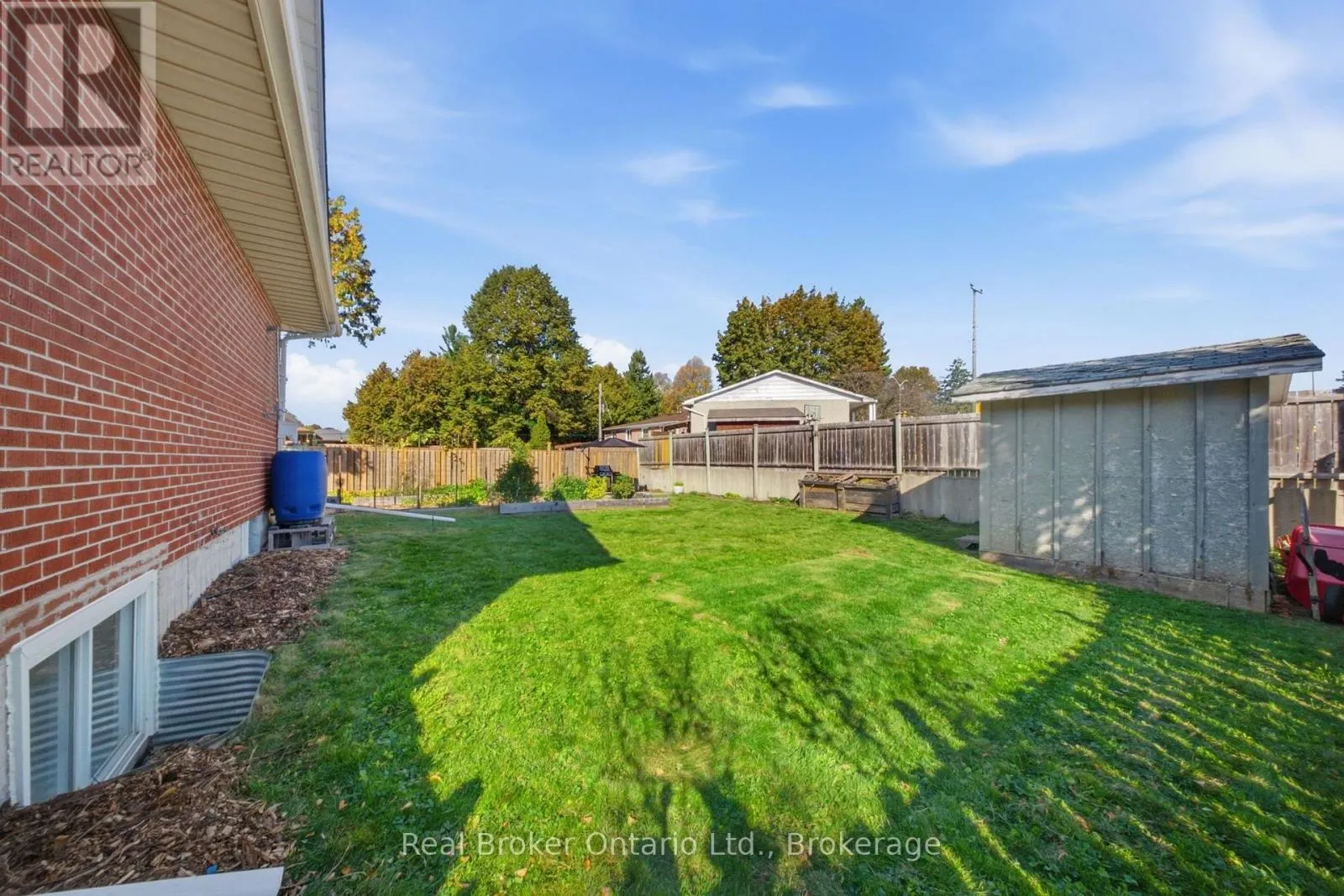 490 SPEEDVALE AVENUE E