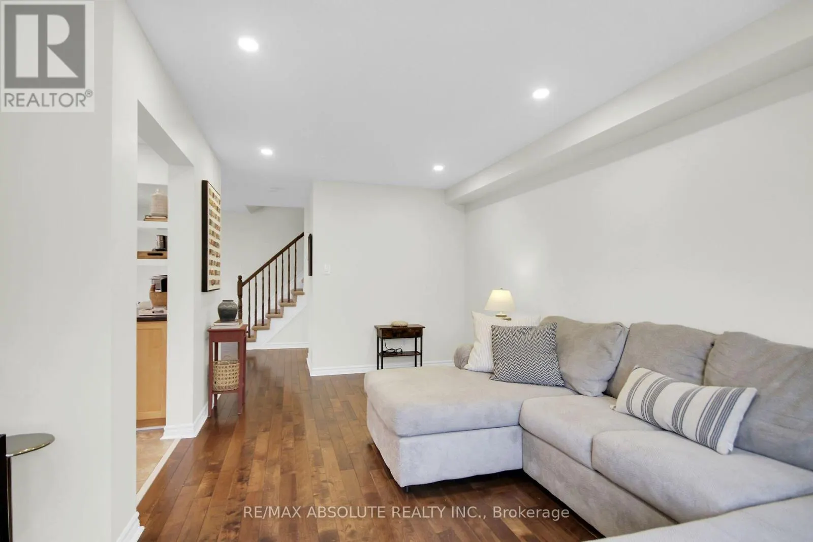 501 SEDGEBROOK WAY