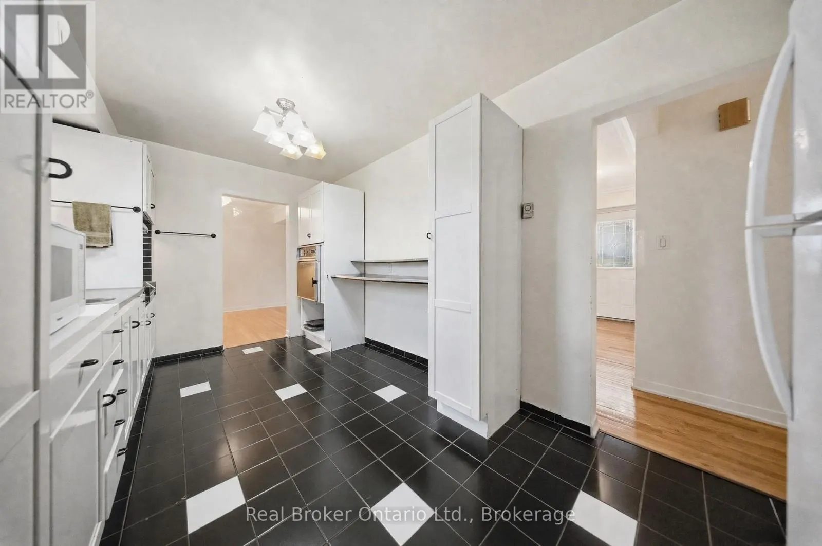 88 SUNNYLEA CRESCENT