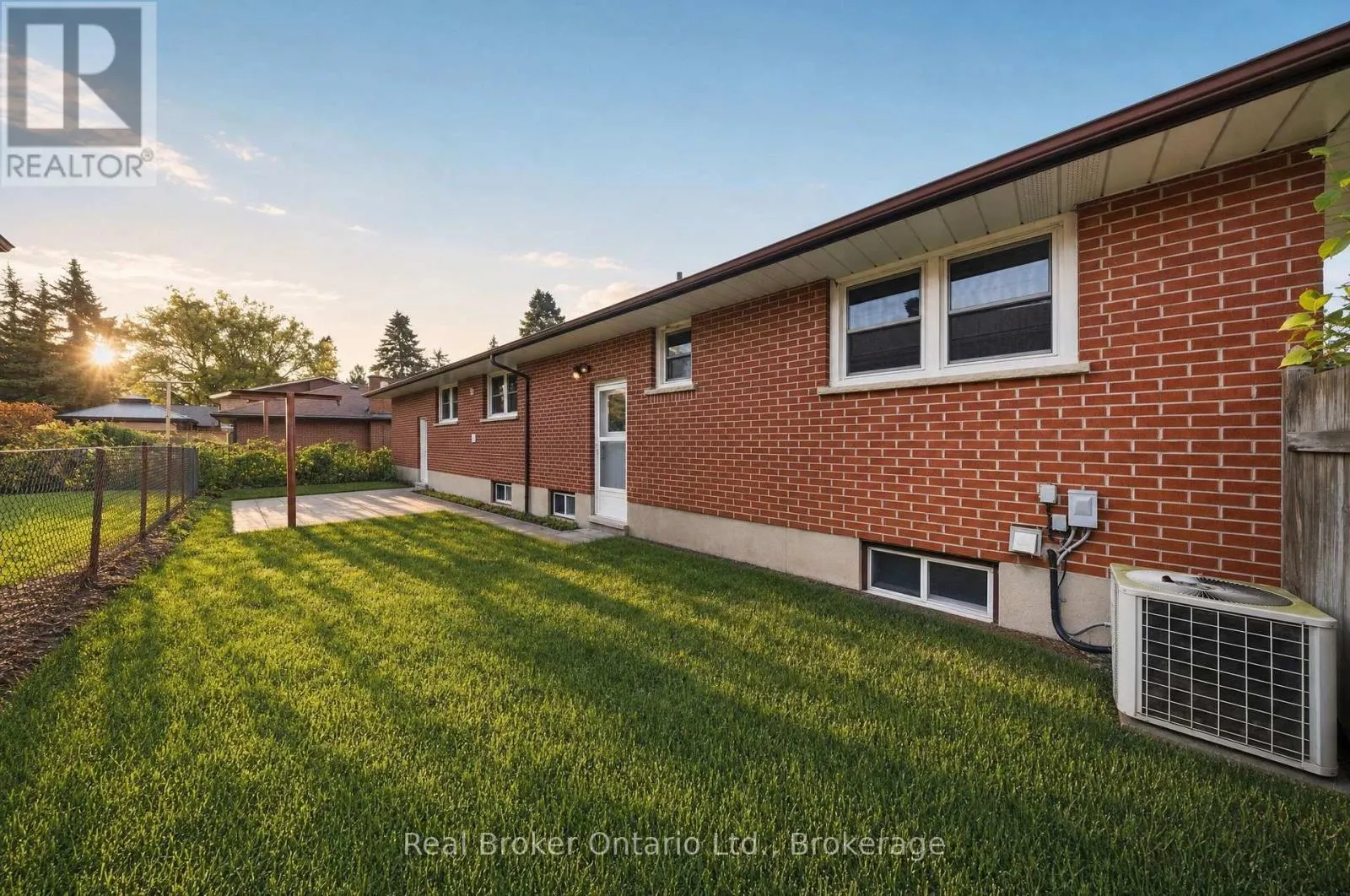 88 SUNNYLEA CRESCENT