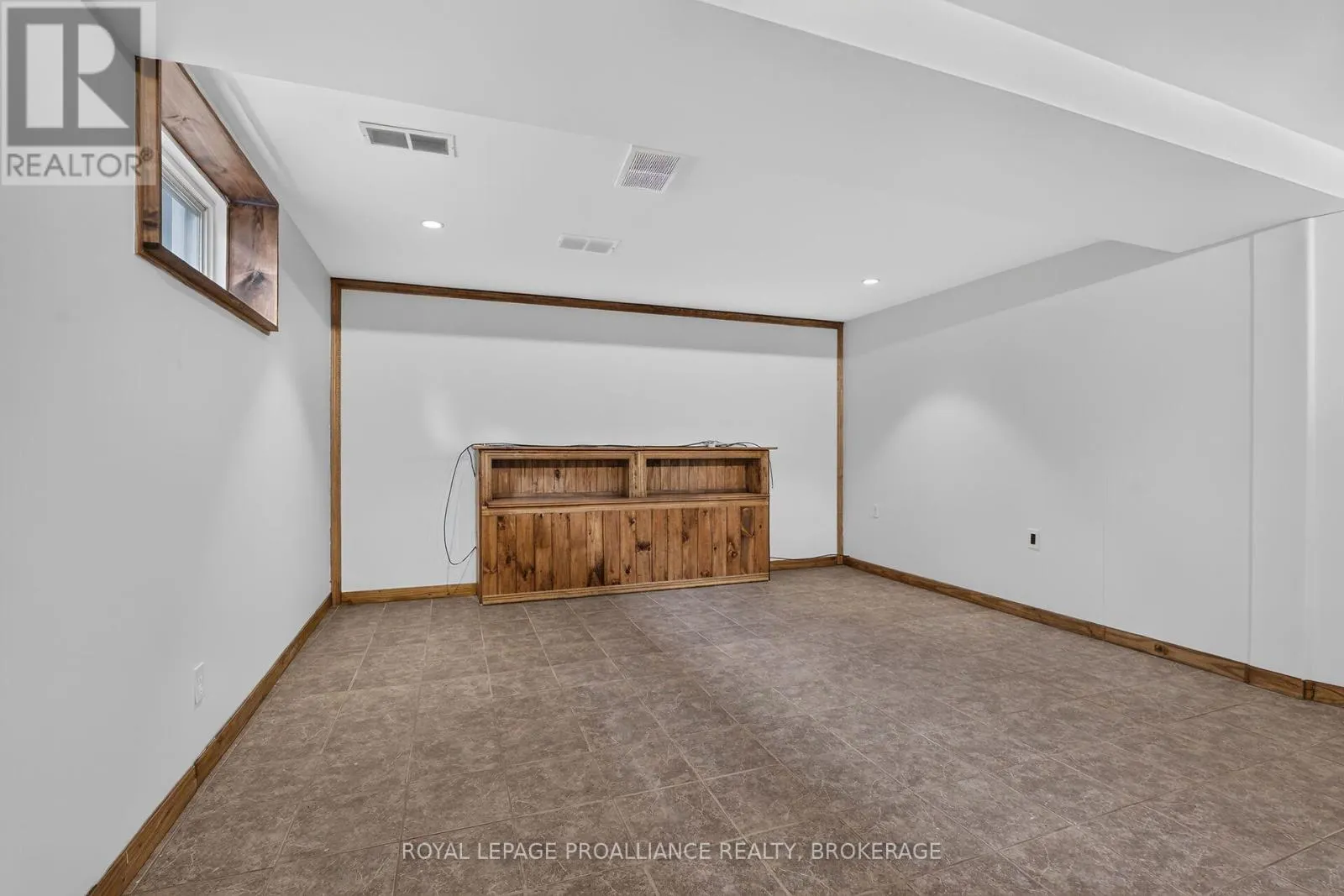 1132 HALIFAX DRIVE