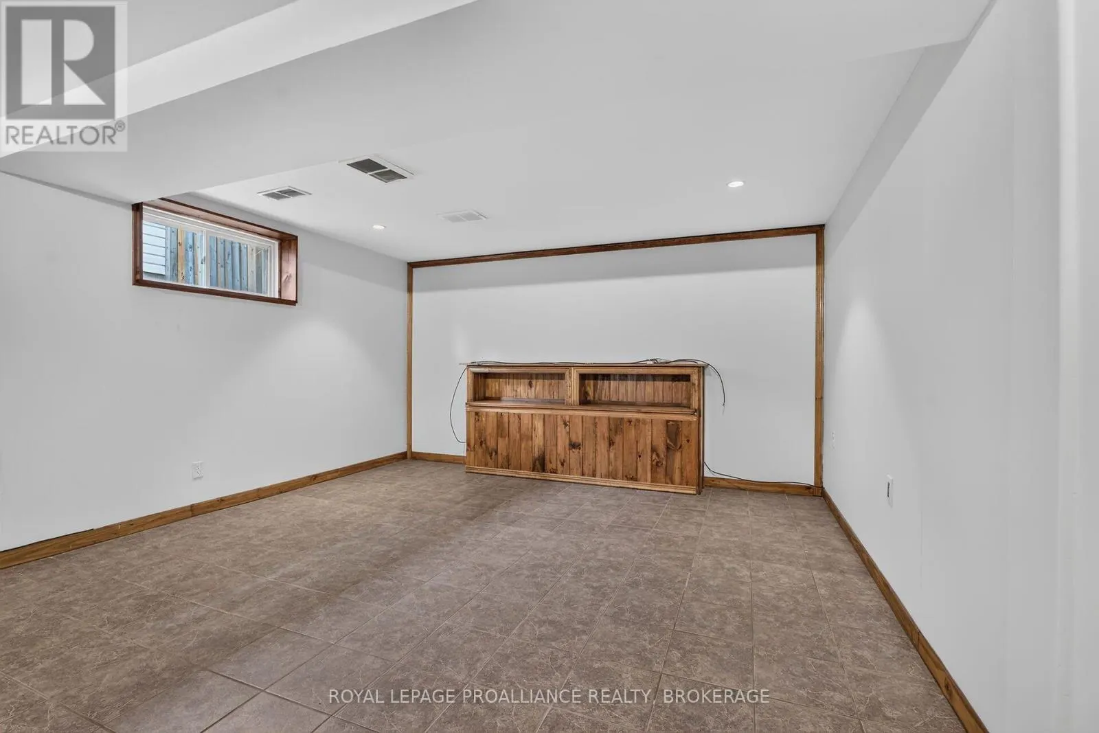 1132 HALIFAX DRIVE