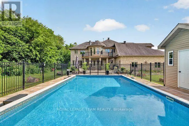 1425 BALMORAL DRIVE