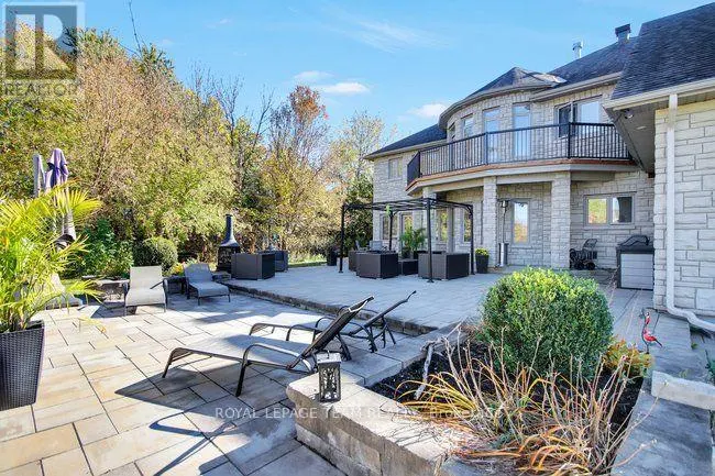 1425 BALMORAL DRIVE