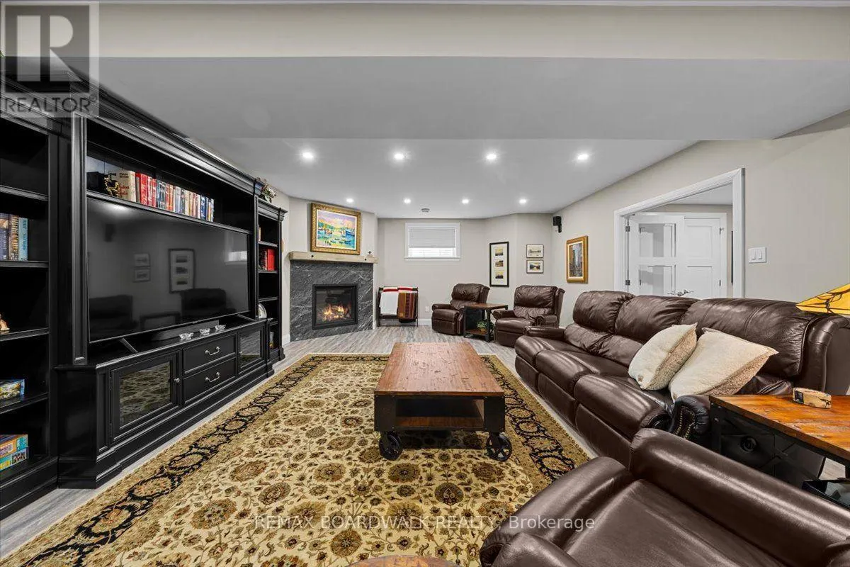 384 GEORGINA STREET
