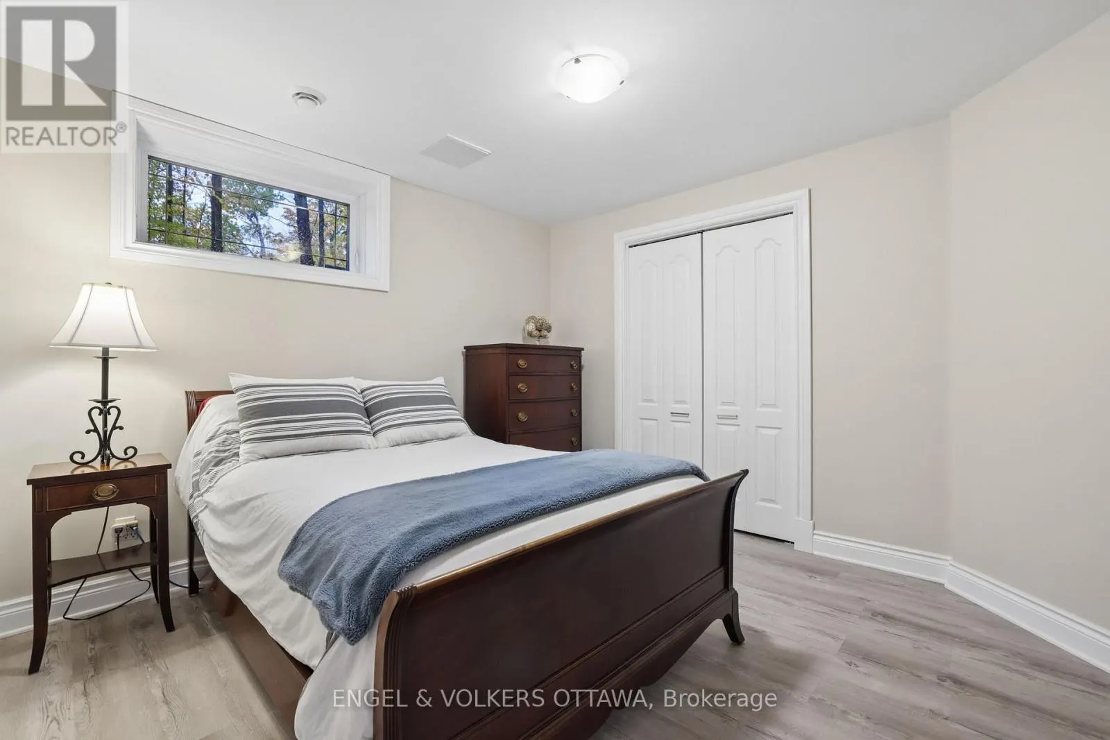 5732 QUEENSCOURT CRESCENT