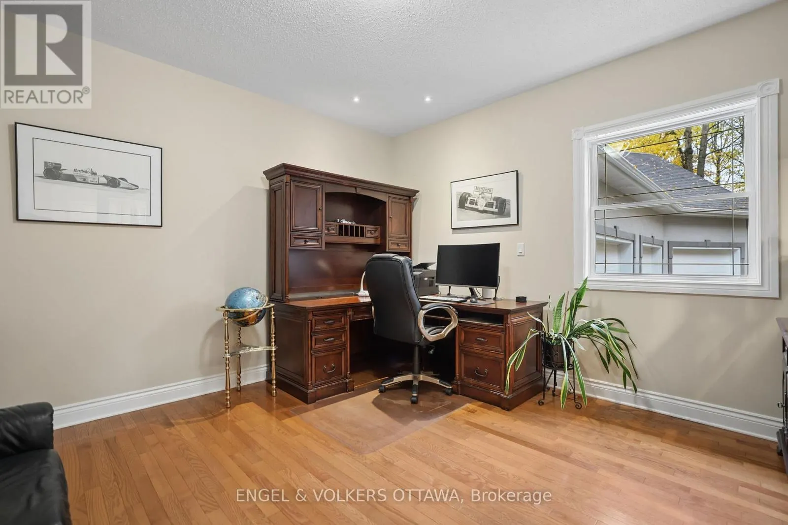 5732 QUEENSCOURT CRESCENT