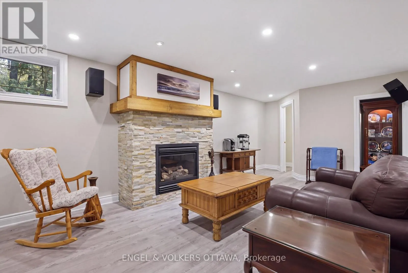 5732 QUEENSCOURT CRESCENT