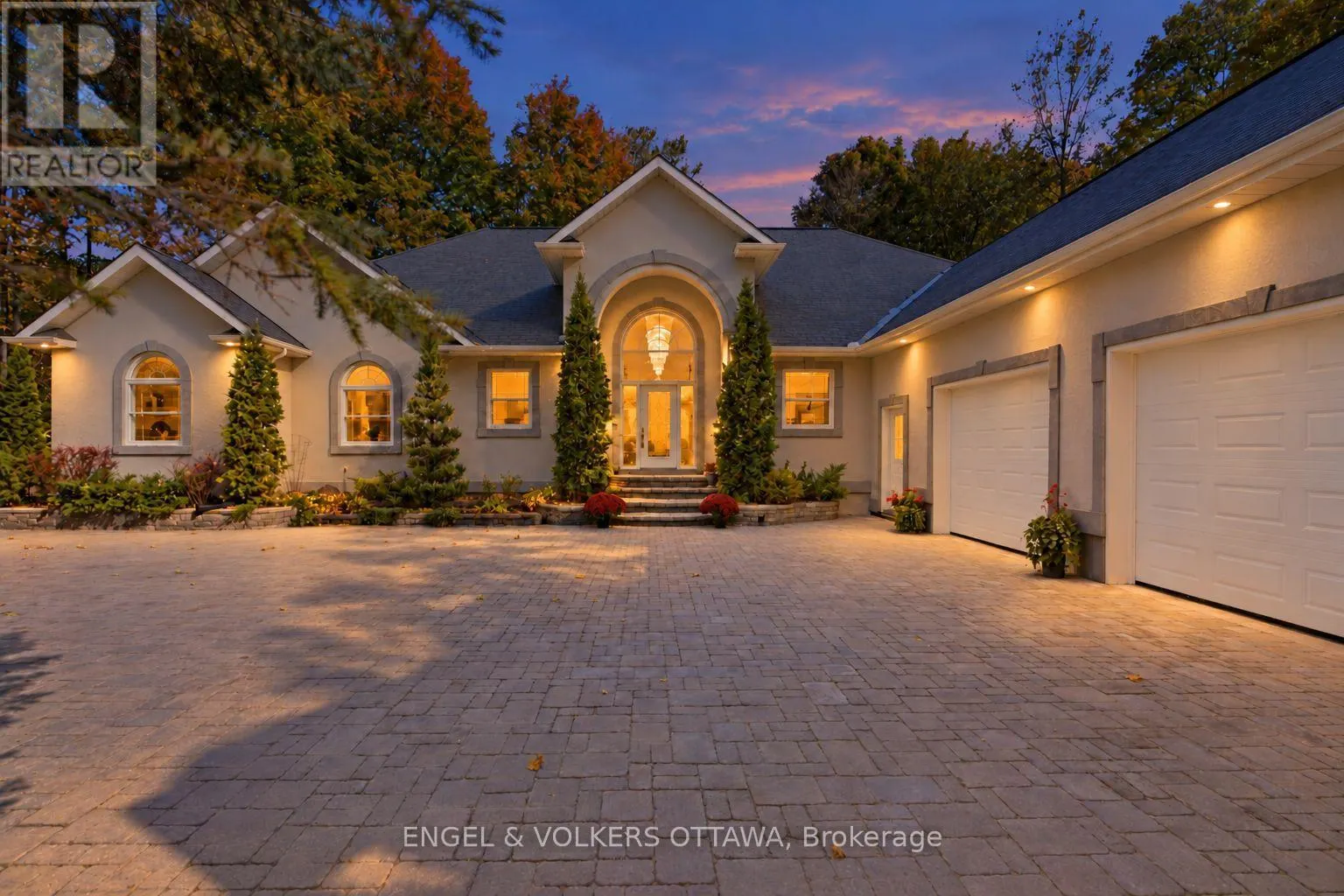 5732 QUEENSCOURT CRESCENT
