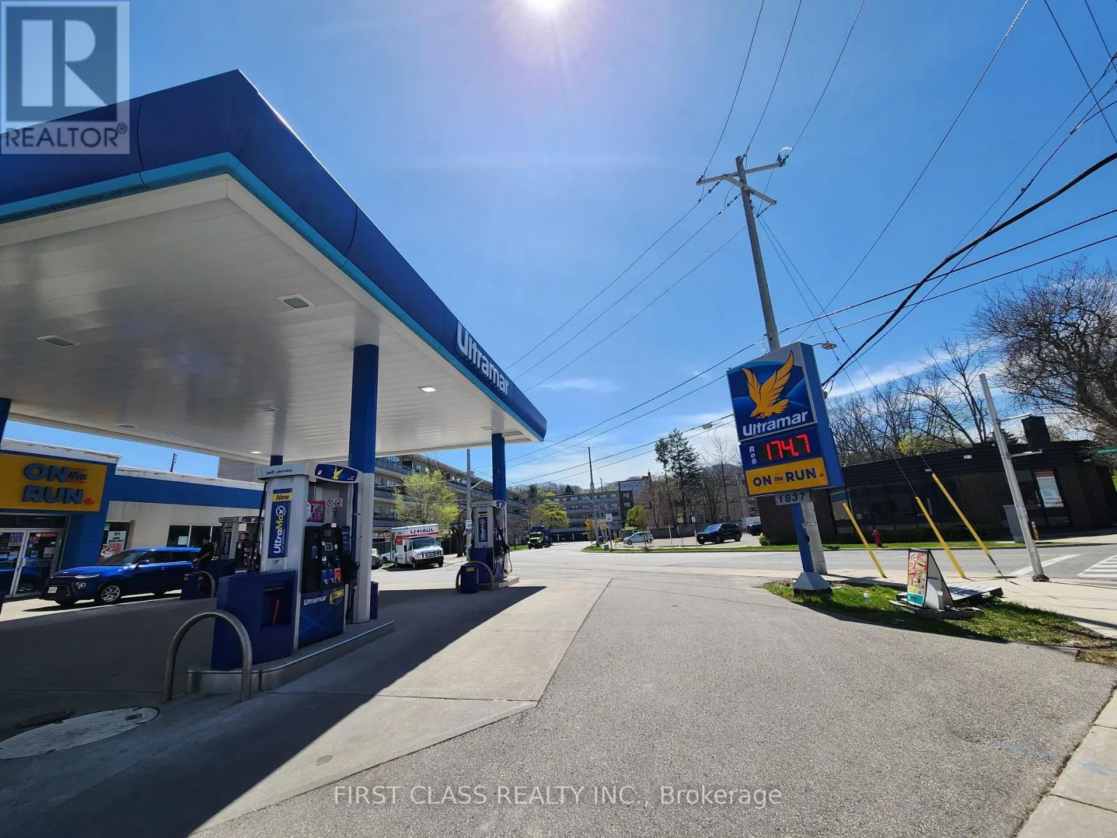 1837 MAIN STREET W