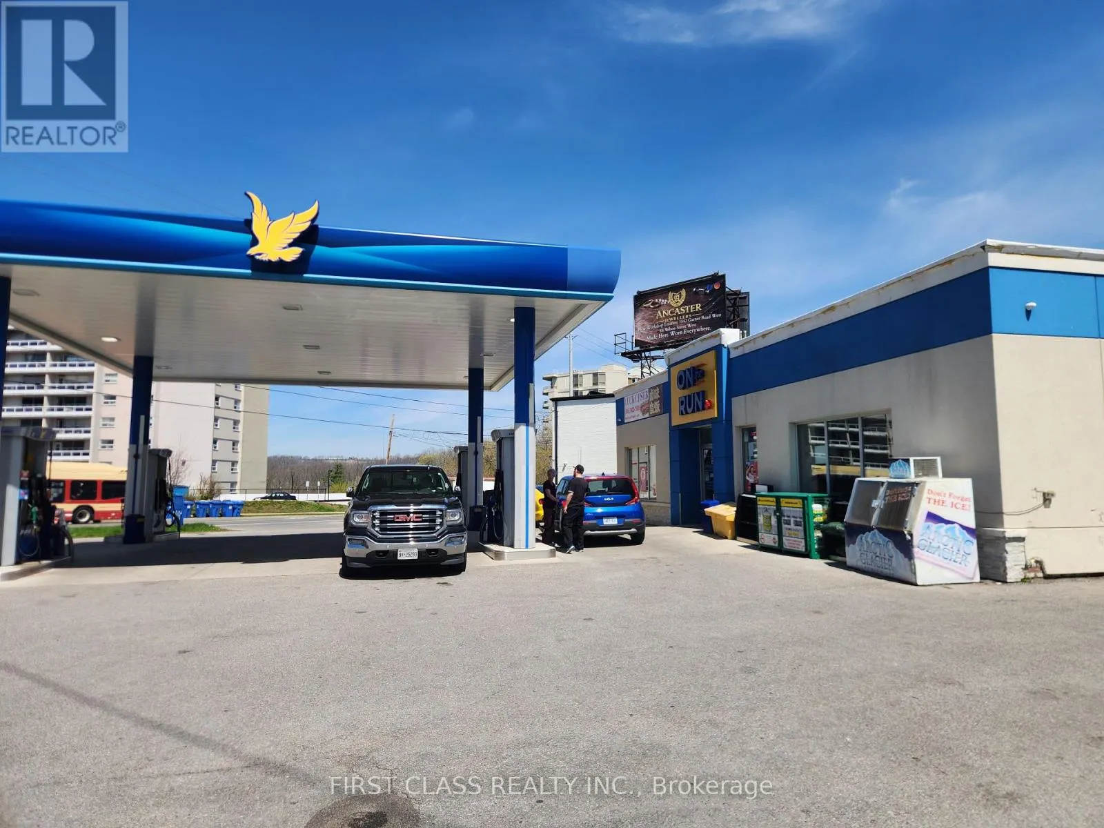 1837 MAIN STREET W