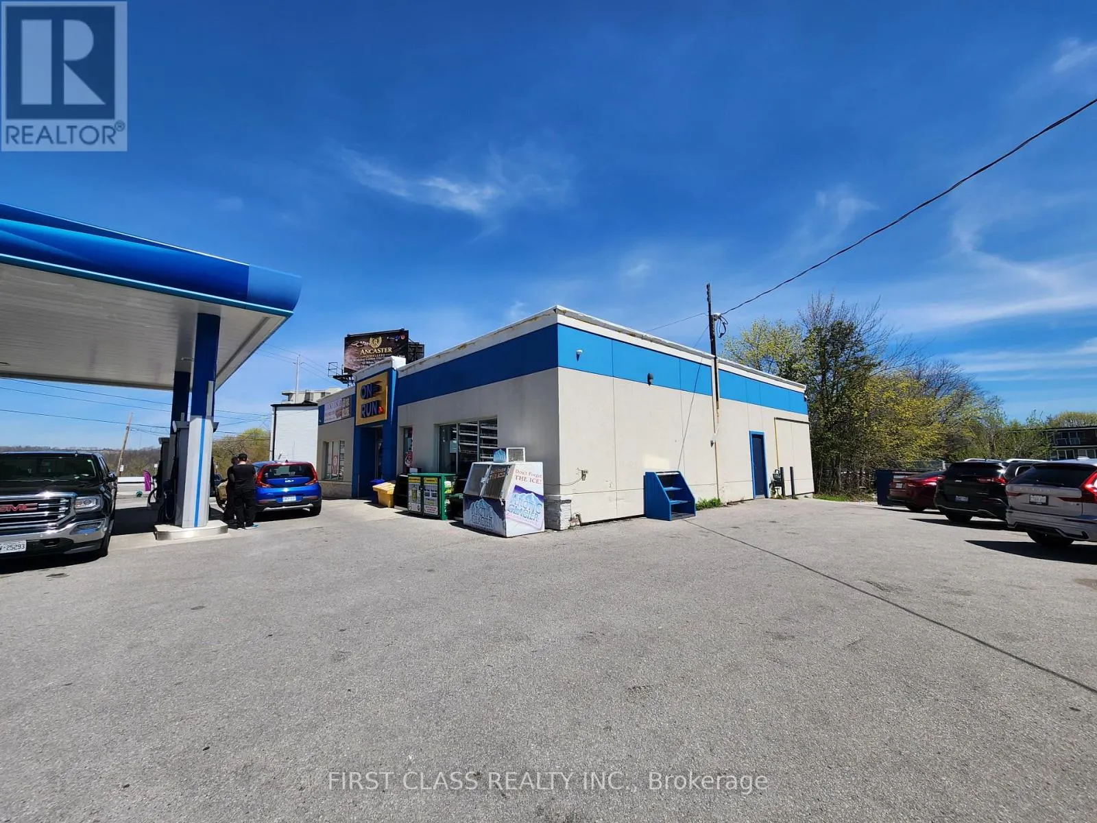 1837 MAIN STREET W
