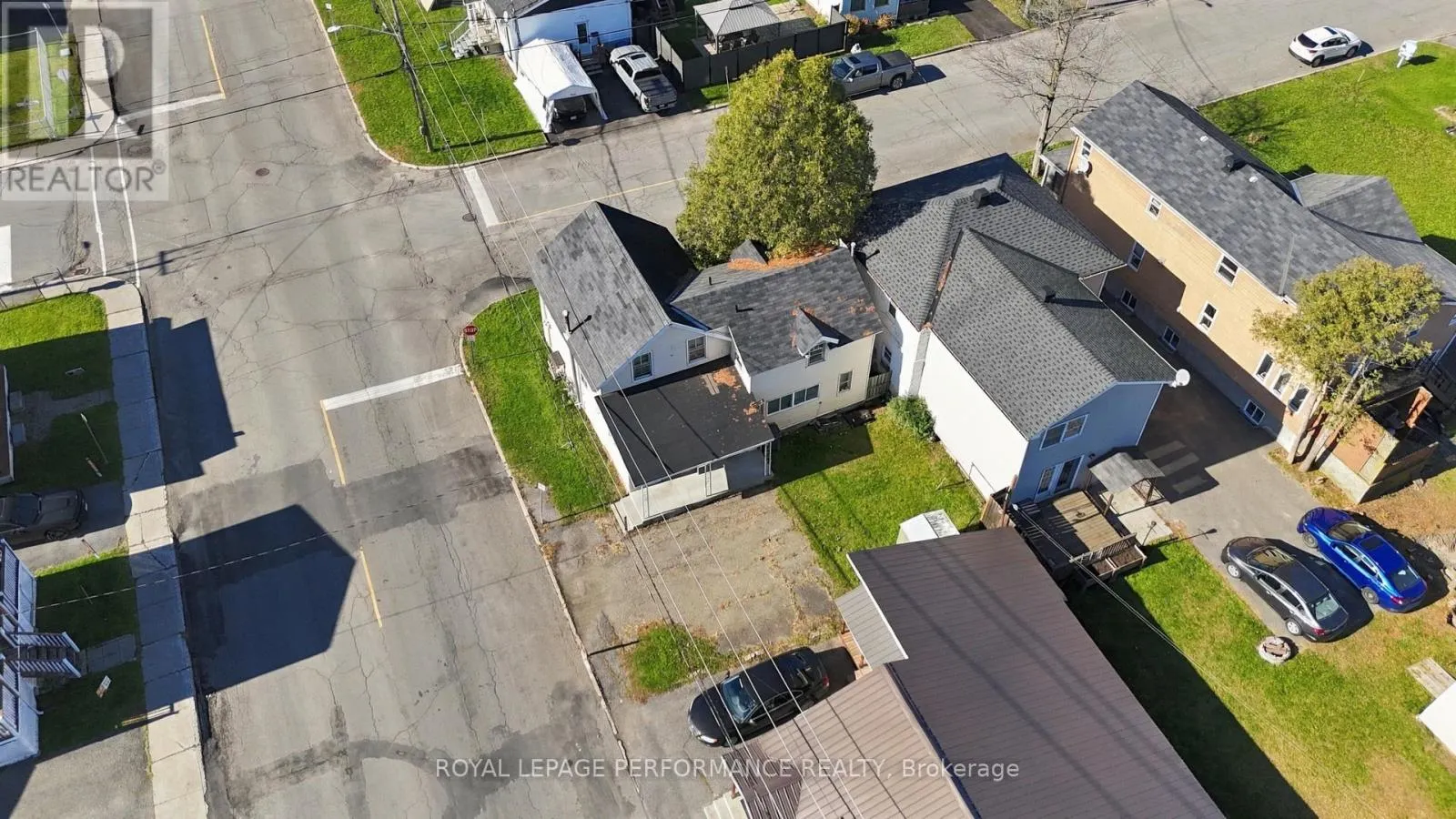 325 KITCHENER STREET