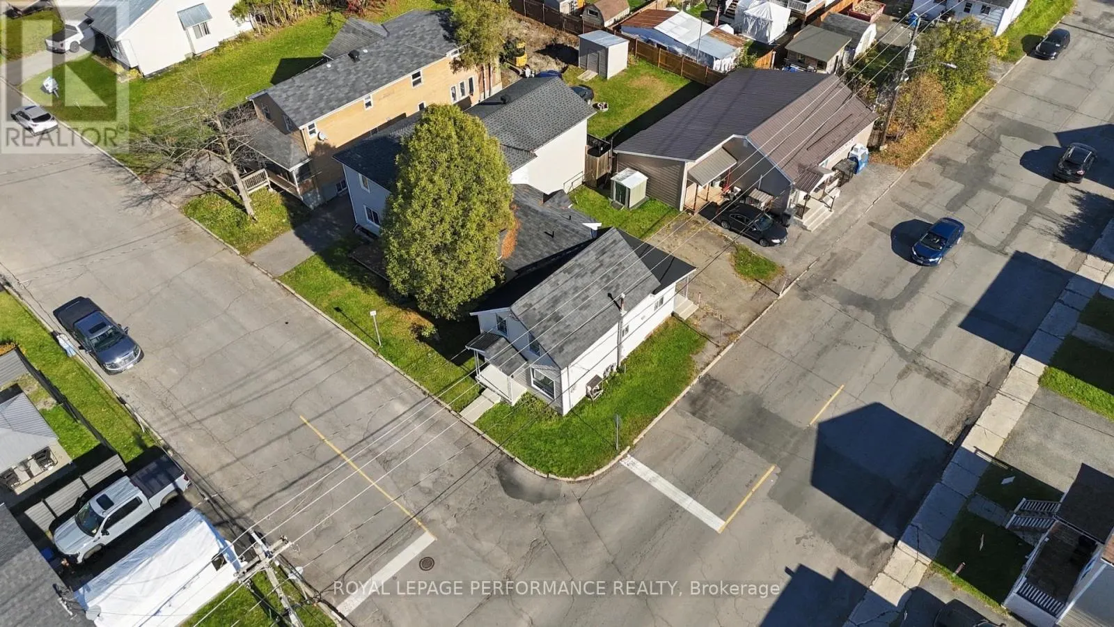 325 KITCHENER STREET