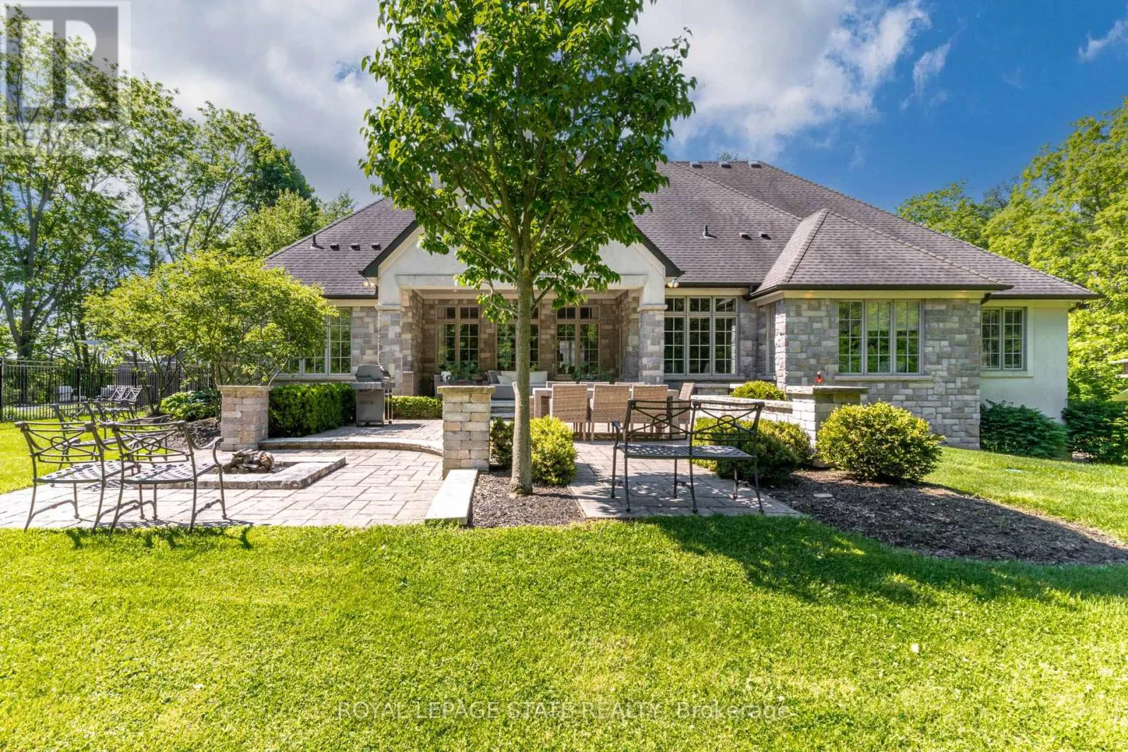 1043 JERSEYVILLE ROAD W