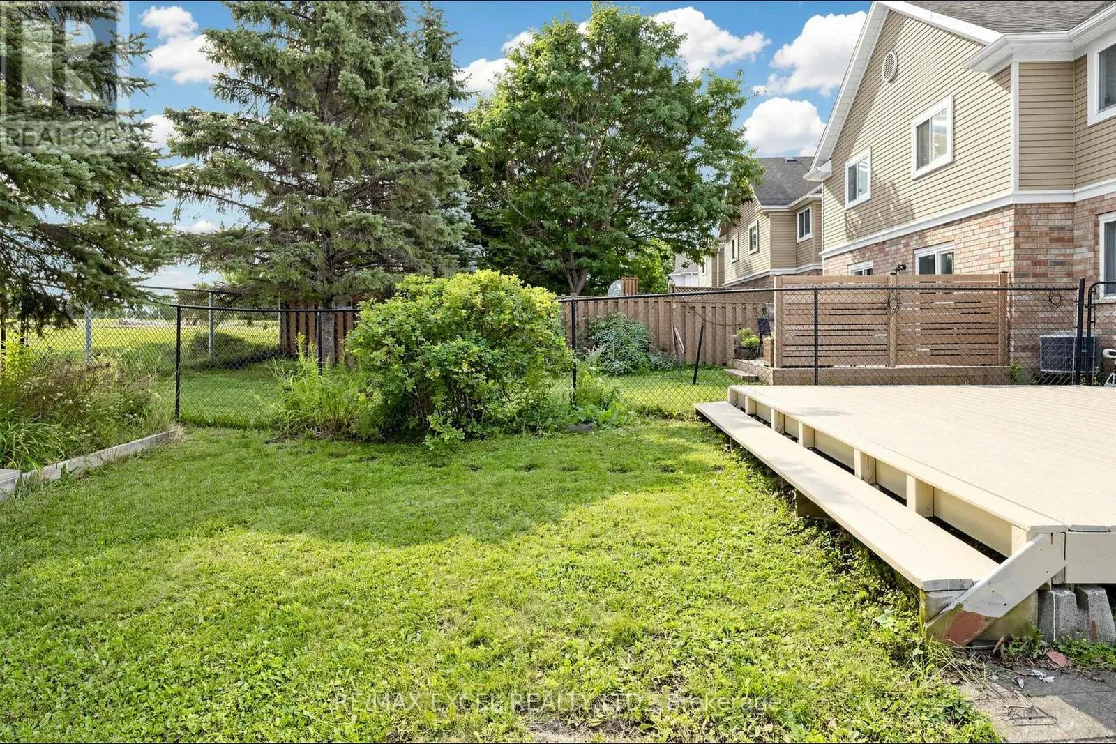 548 MARINER DRIVE