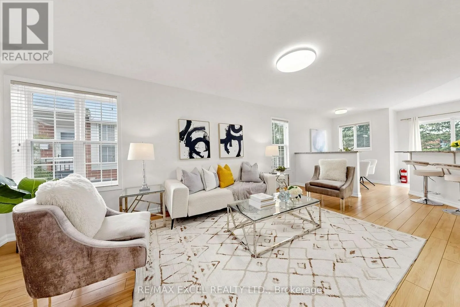 548 MARINER DRIVE