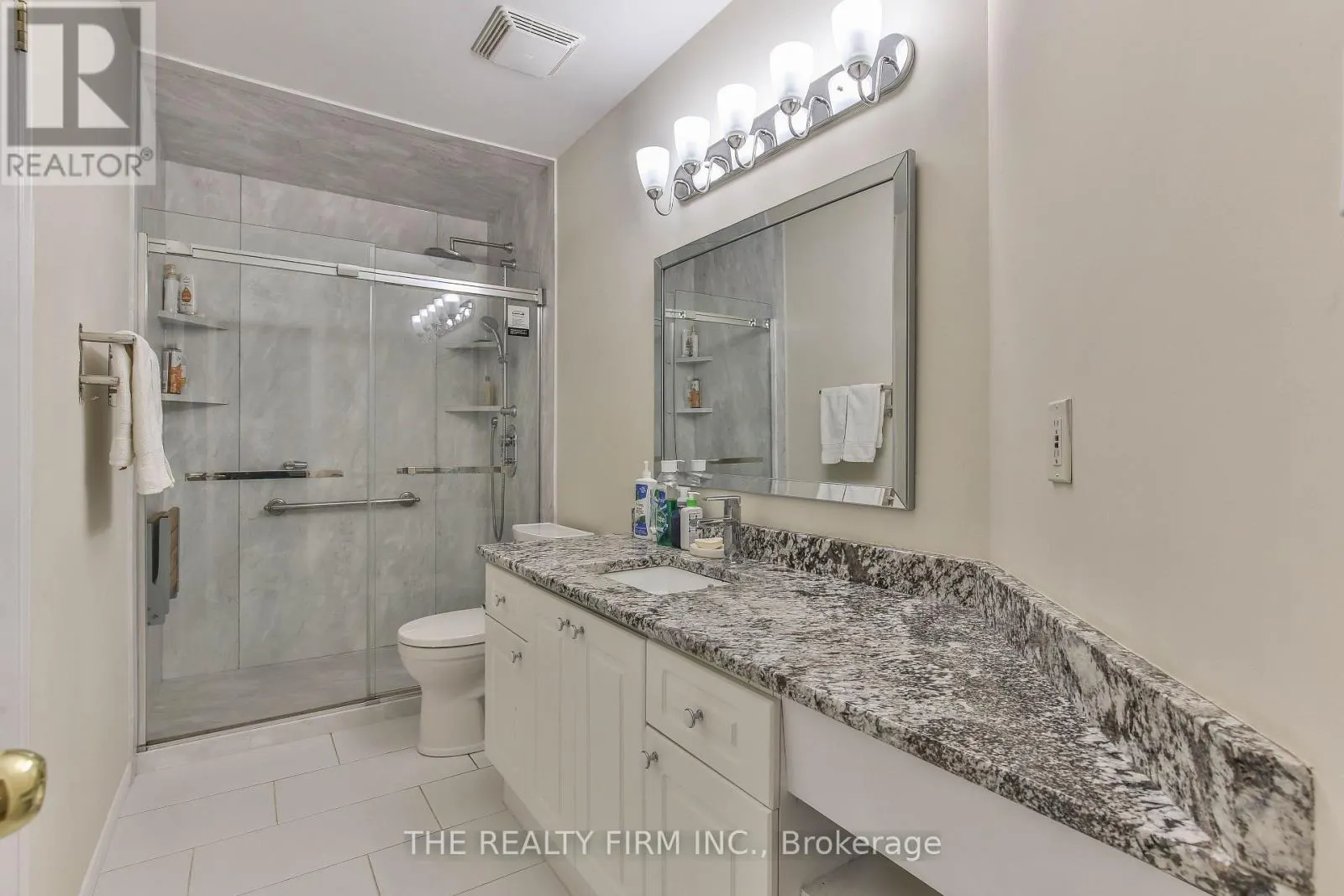 11 - 100 STROUD CRESCENT #11
