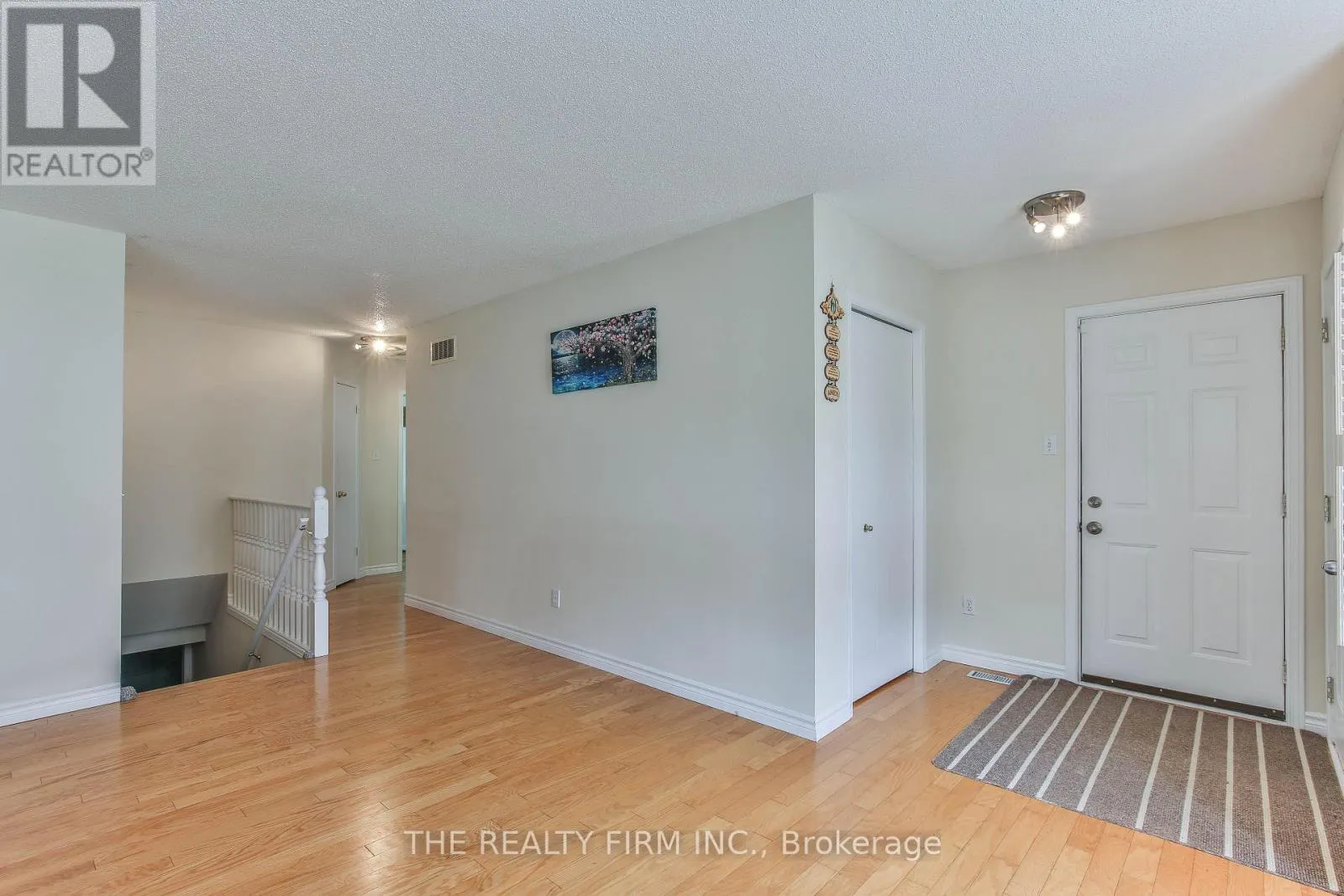 11 - 100 STROUD CRESCENT #11