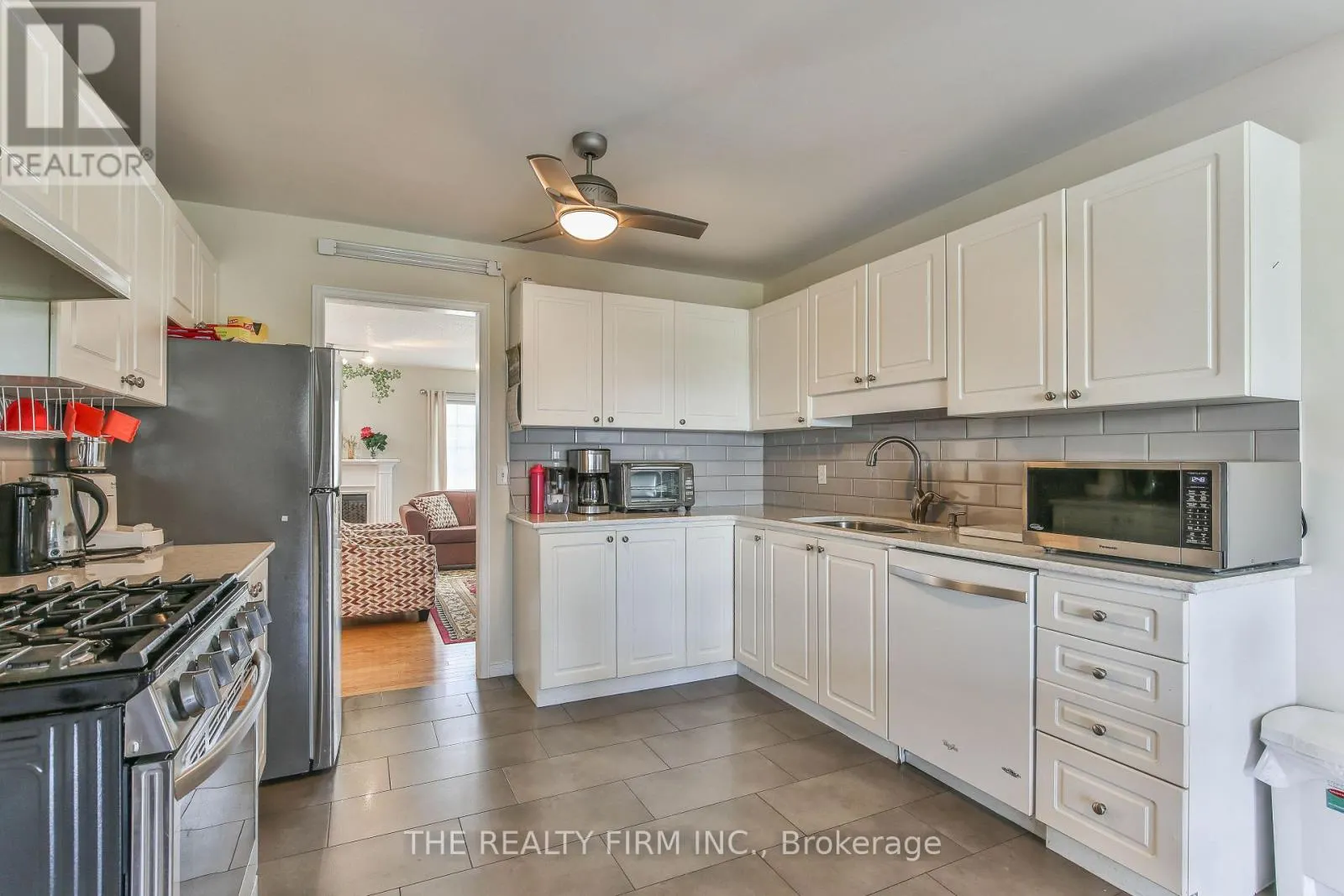 11 - 100 STROUD CRESCENT #11