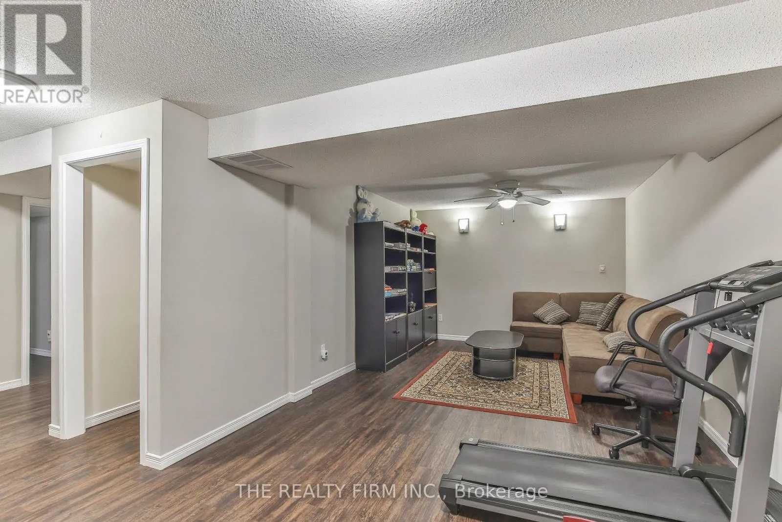 11 - 100 STROUD CRESCENT #11